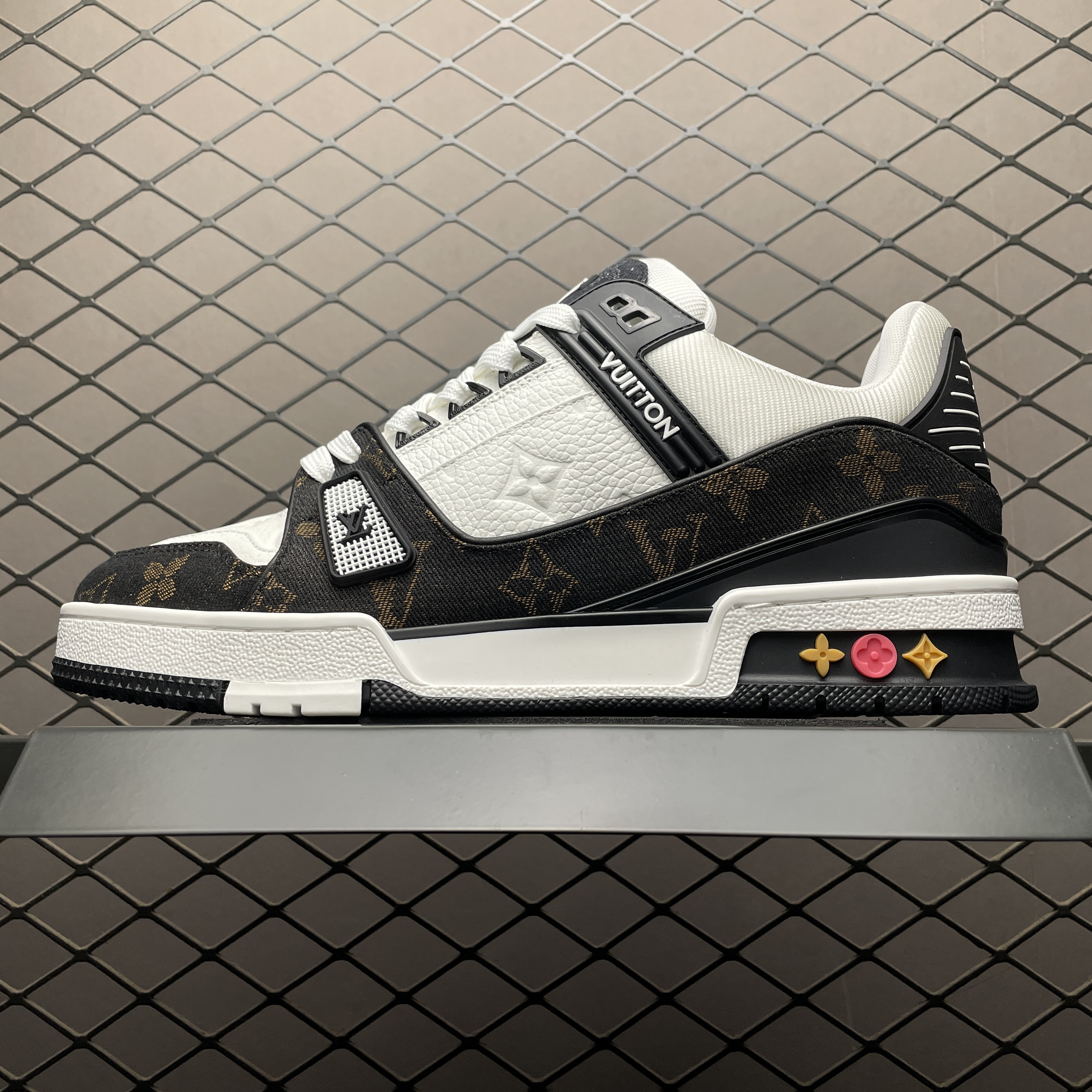 L X V Trainer