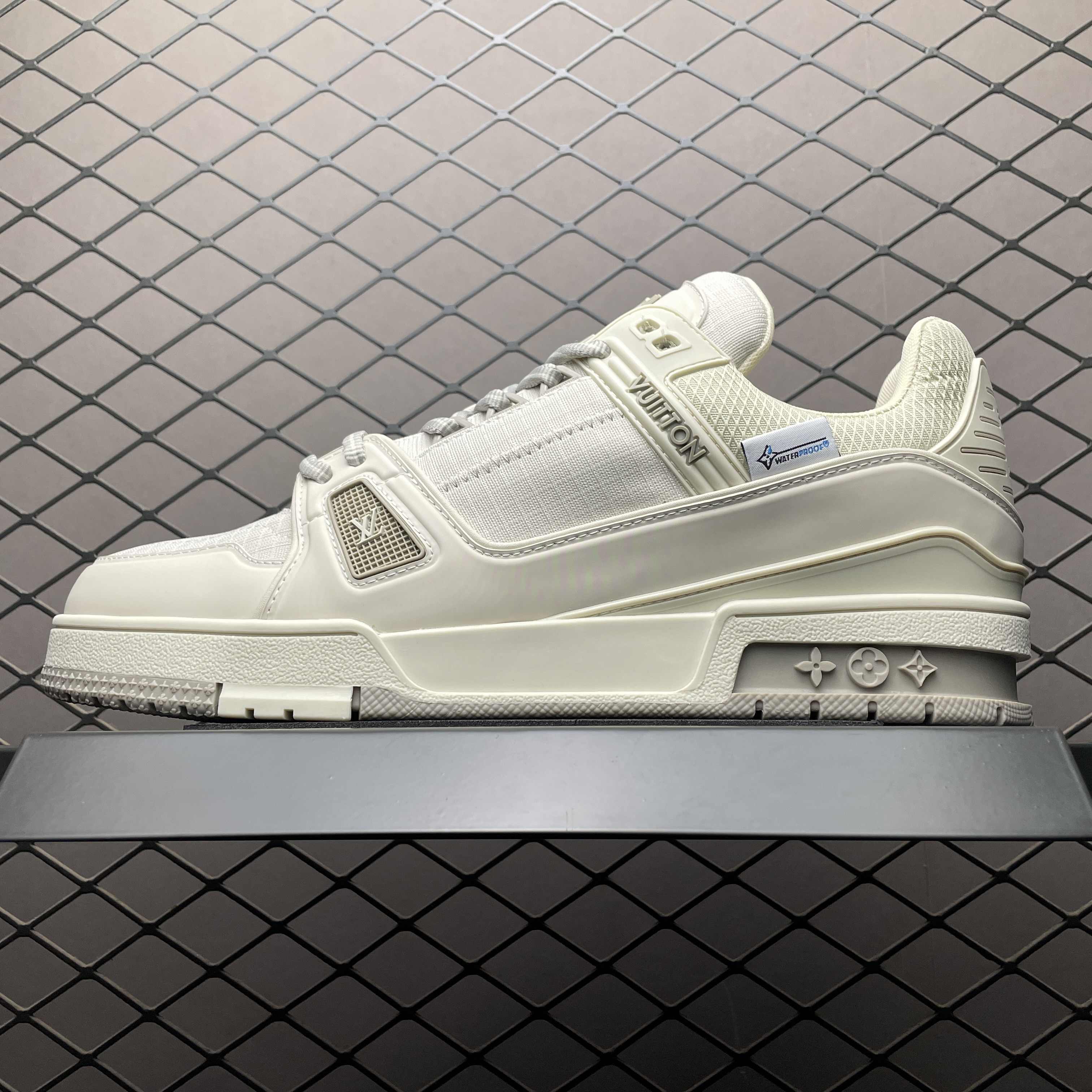 L X V TRAINER SNEAKERS