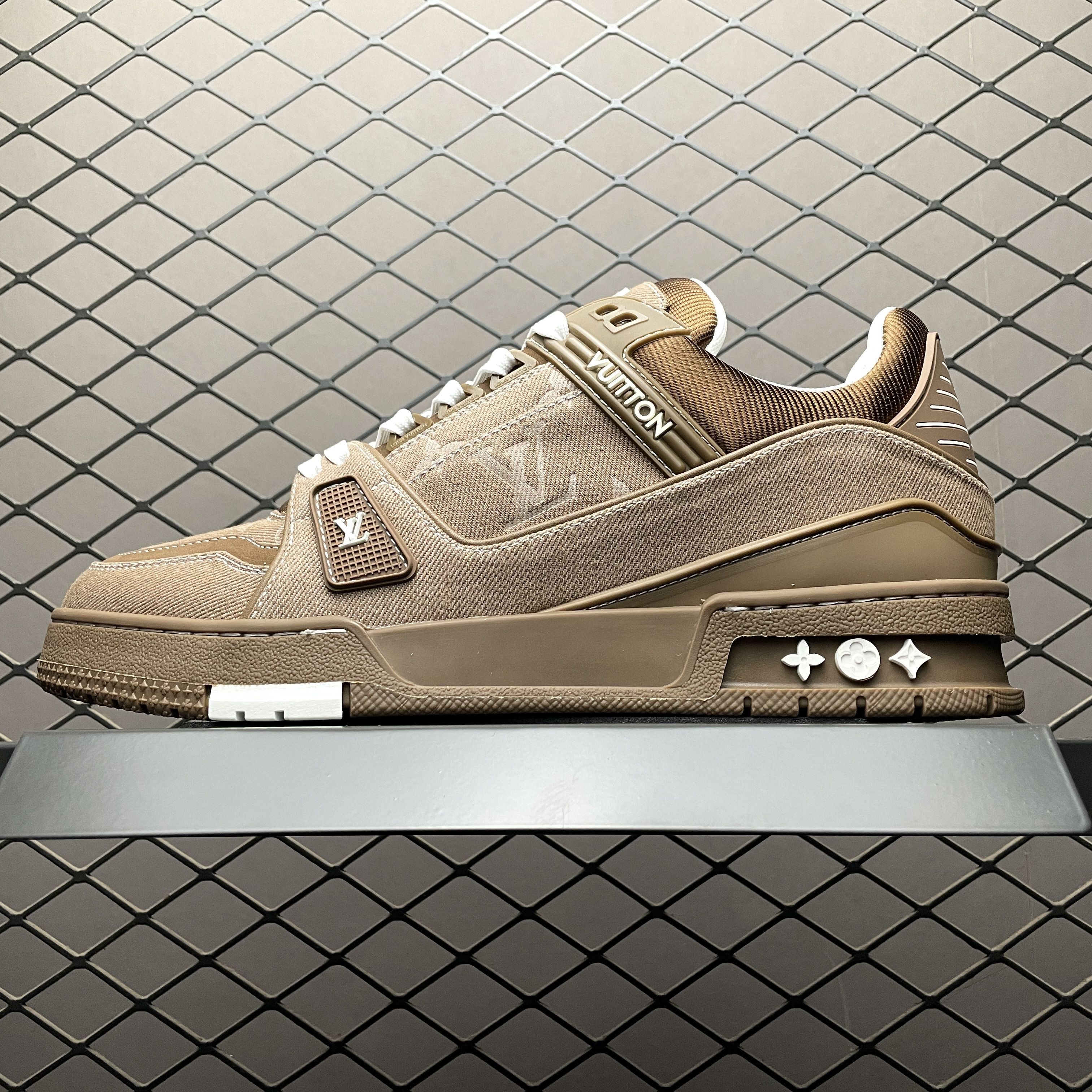L X V TRAINERS SNEAKERS