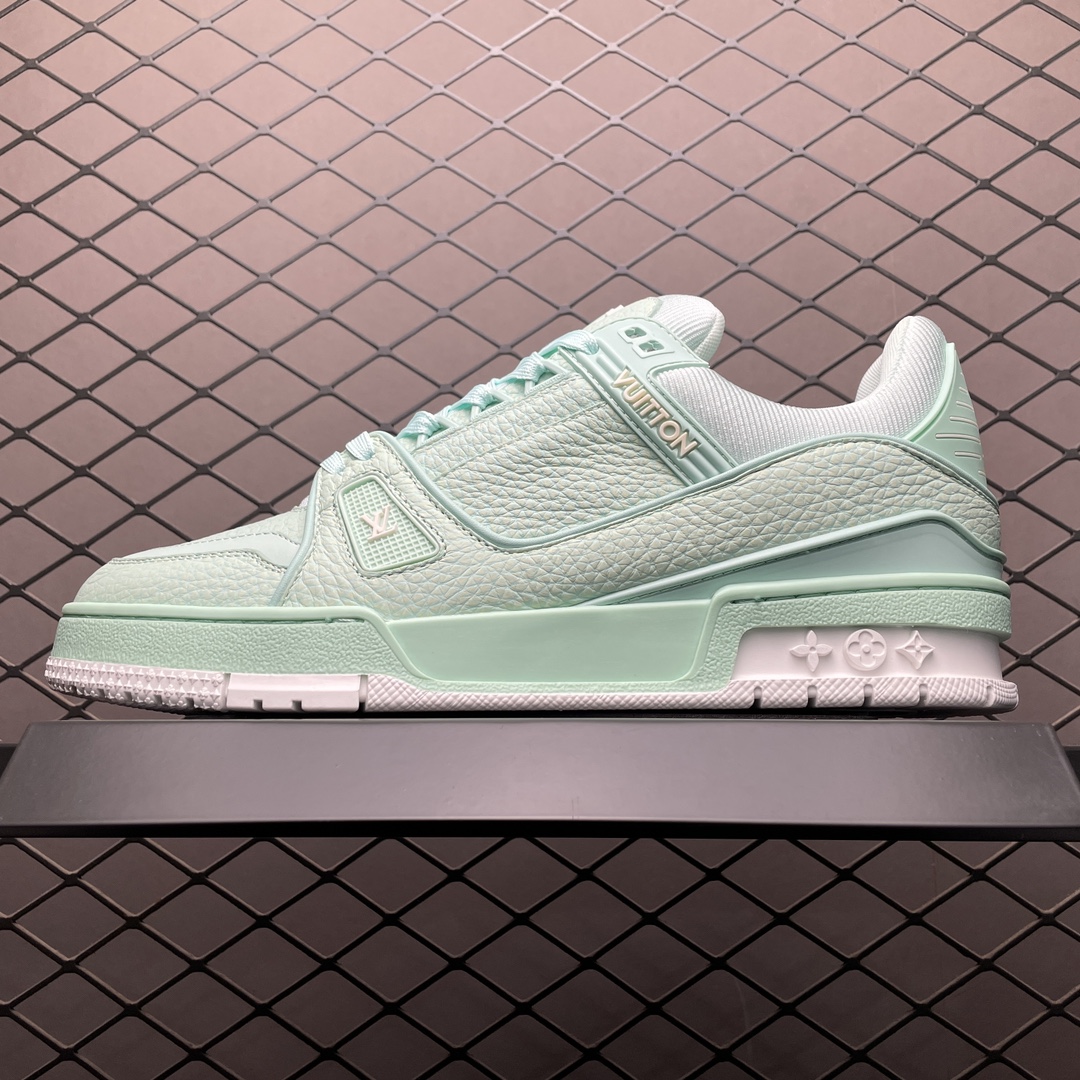 L X V SNEAKERS