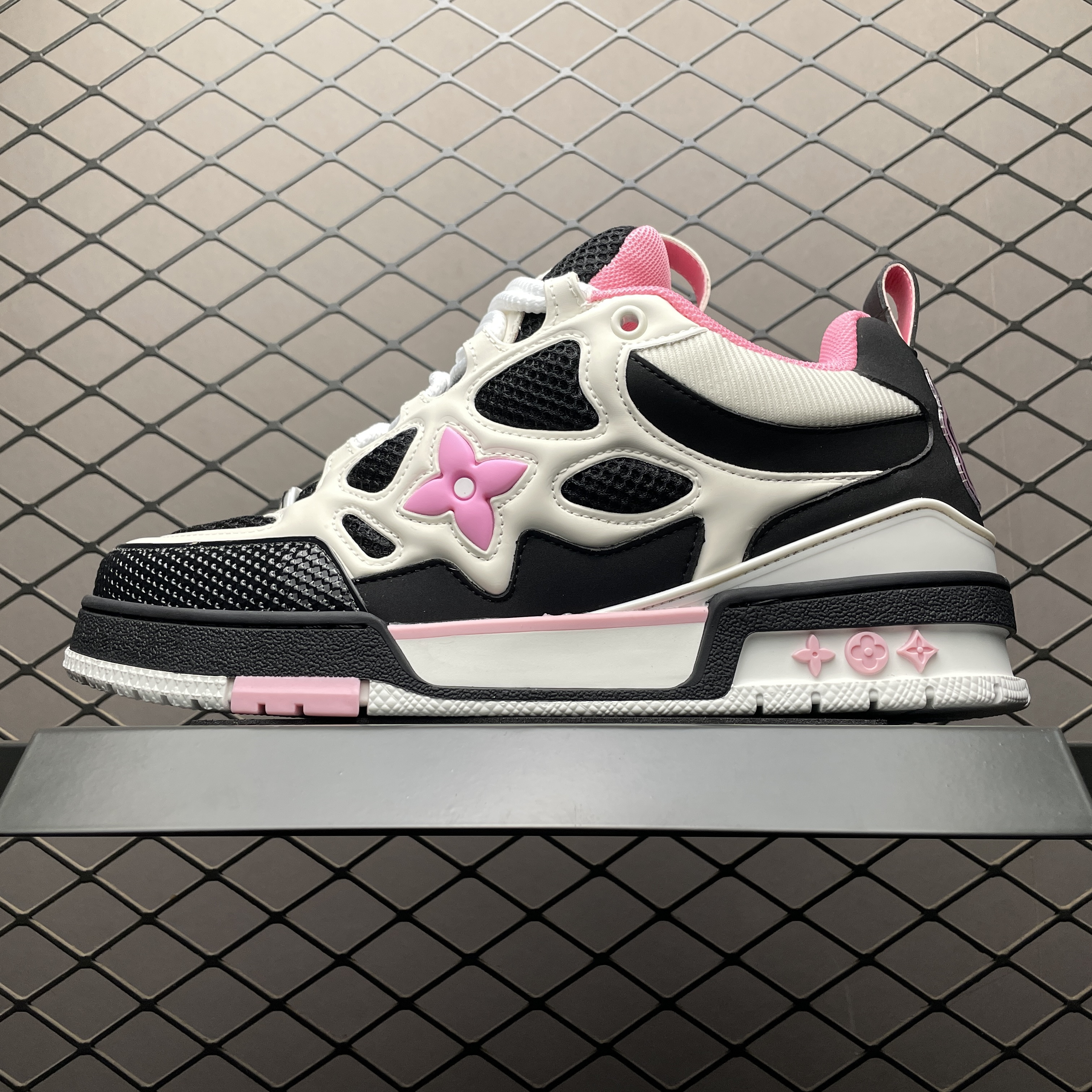 L X V RUNNER TATIC sneakers