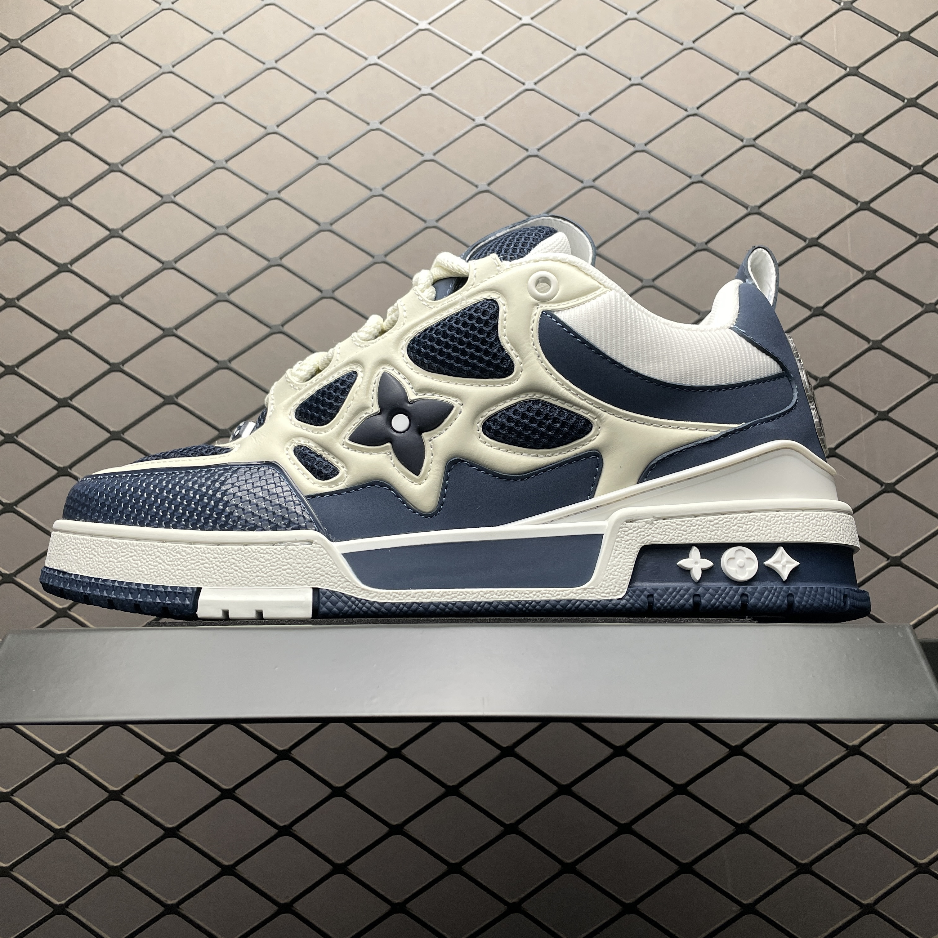 L X V RUNNER TATIC sneakers