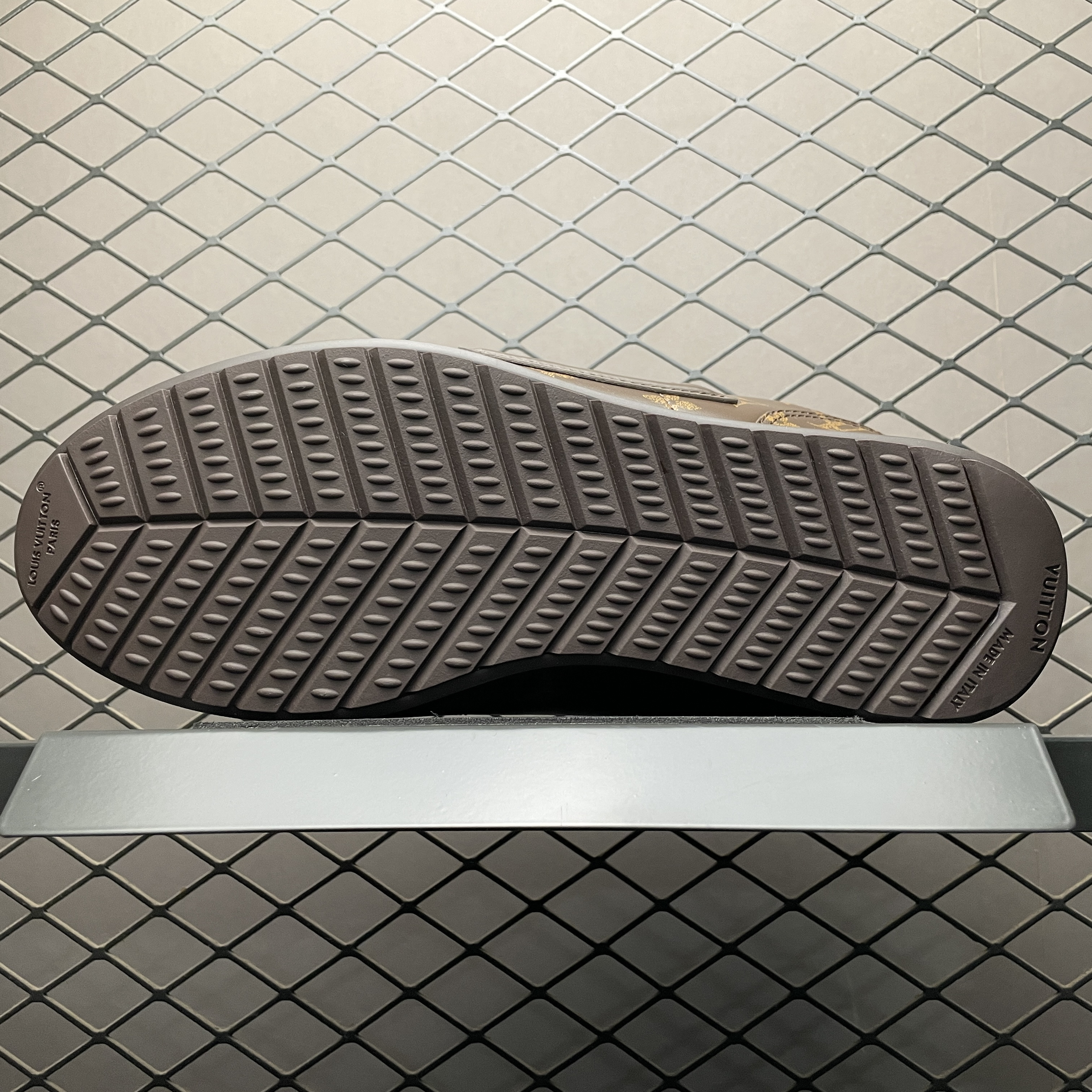 L X V SNEAKERS detail 4