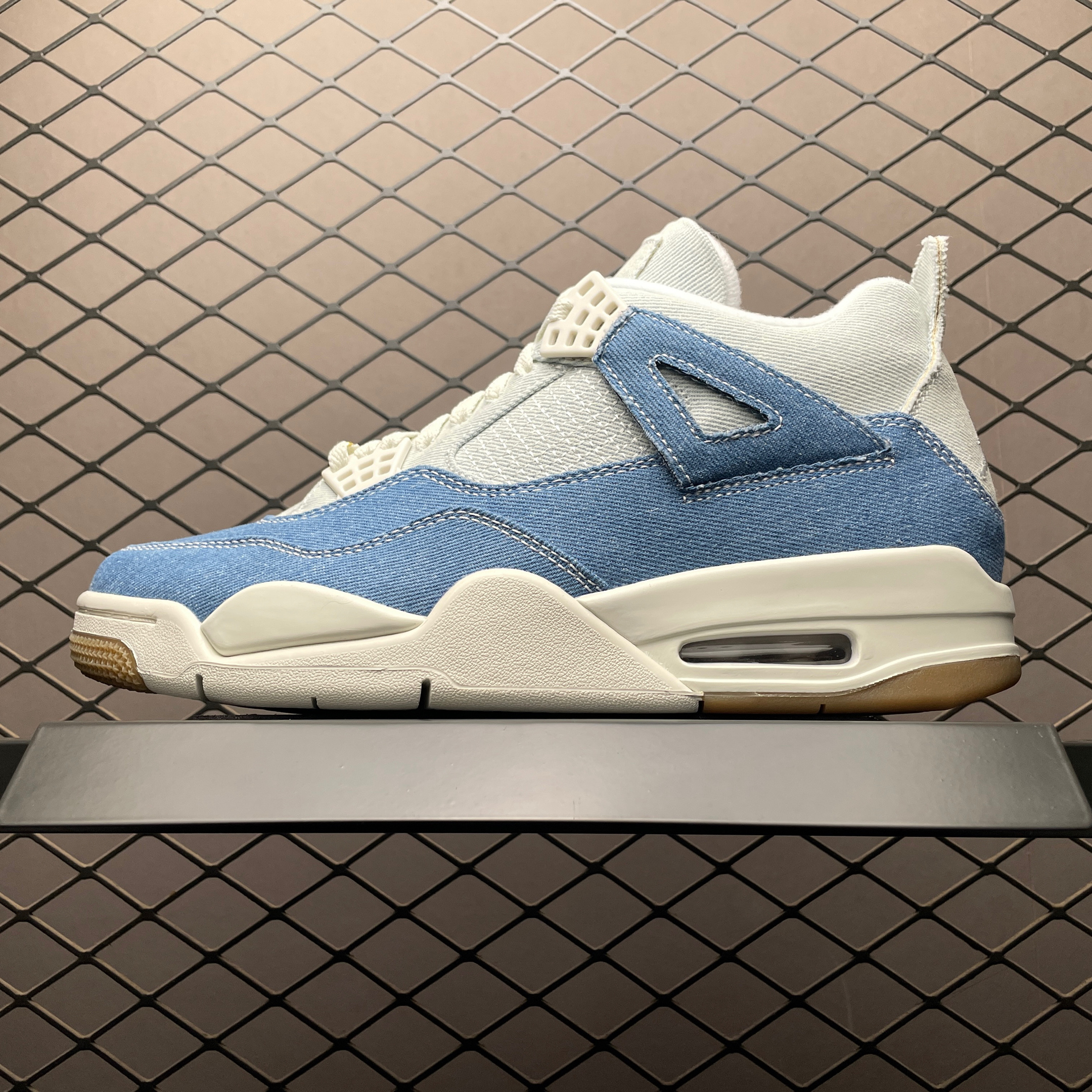 AJ 4 Denim &ldquo;Worn Blue&rdquo;2025
