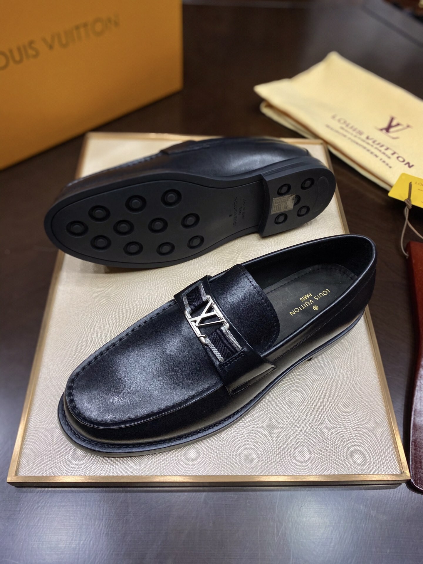 L X V Men's new high qualityLoafers detail 4