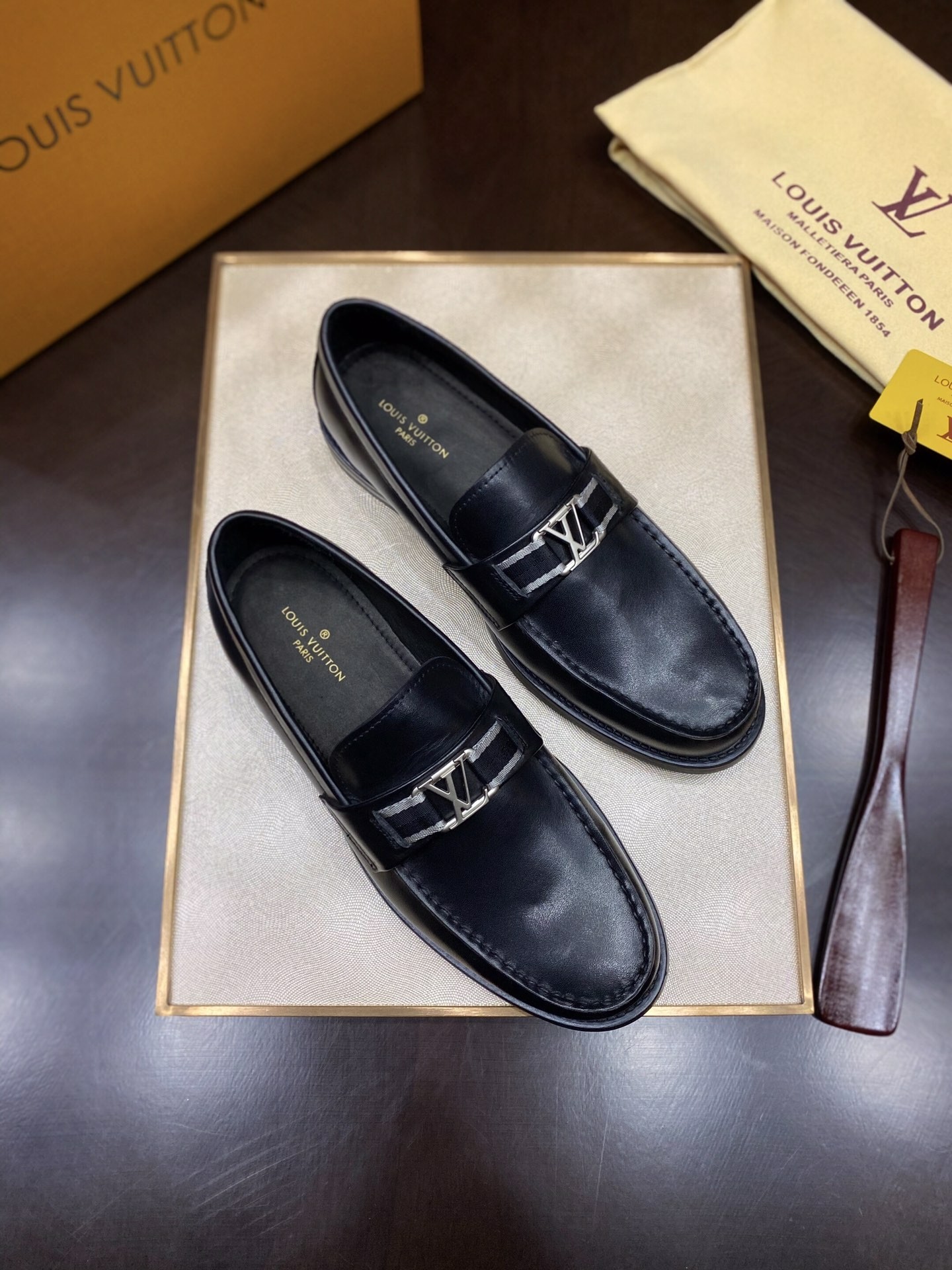 L X V Men's new high qualityLoafers detail 2