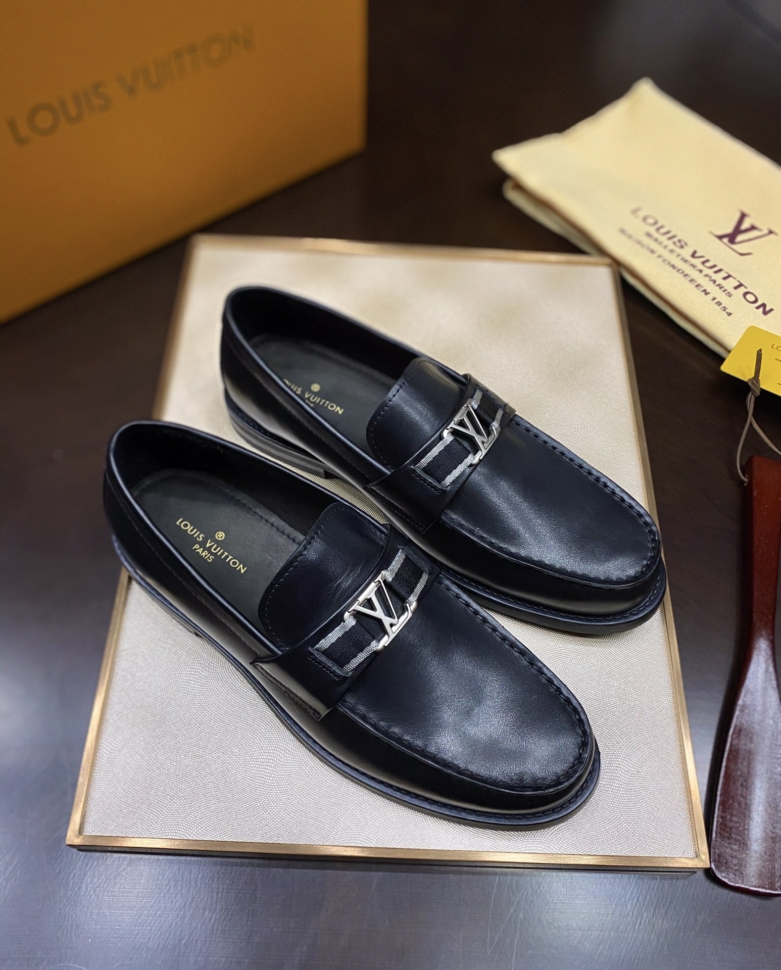L X V Men's new high qualityLoafers detail 7
