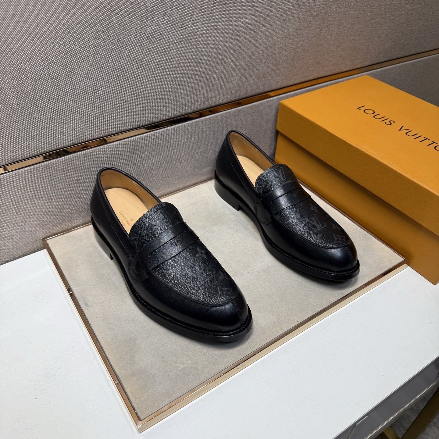 L X V Men's new high qualityLoafers detail 2