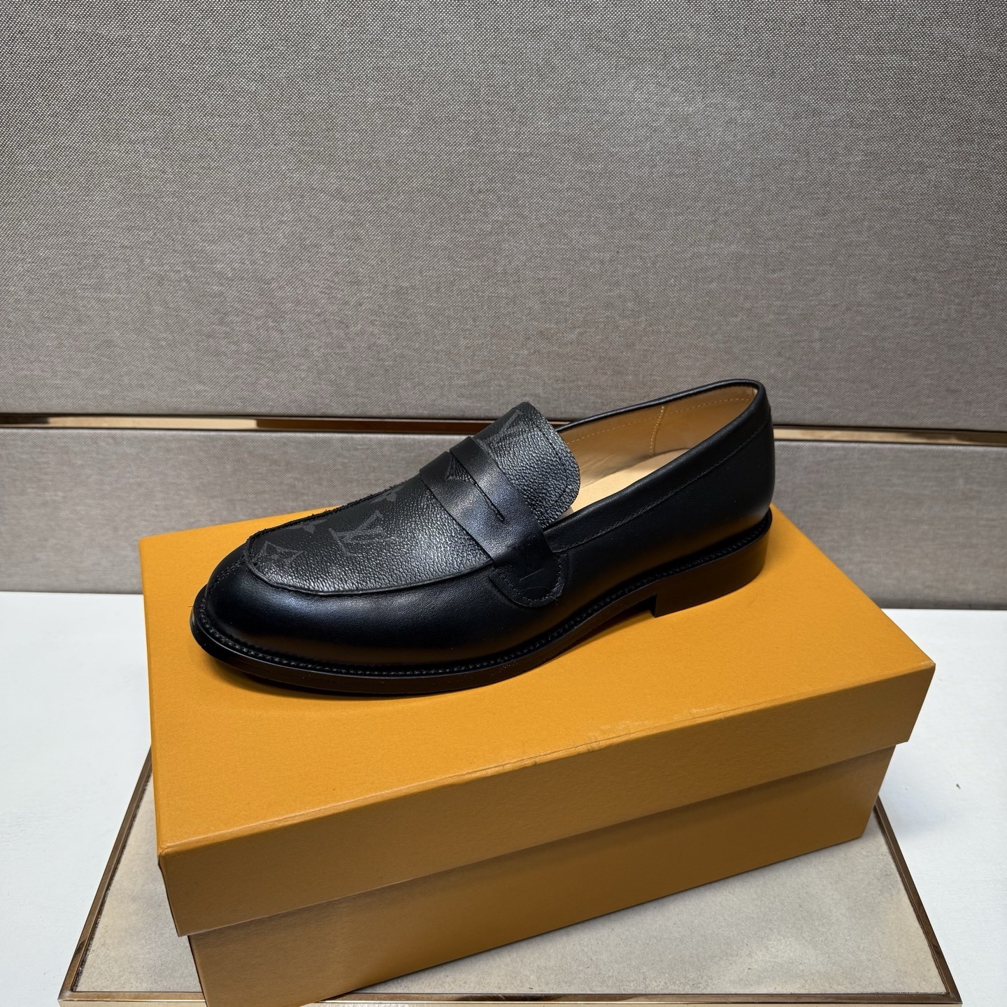L X V Men's new high qualityLoafers detail 4