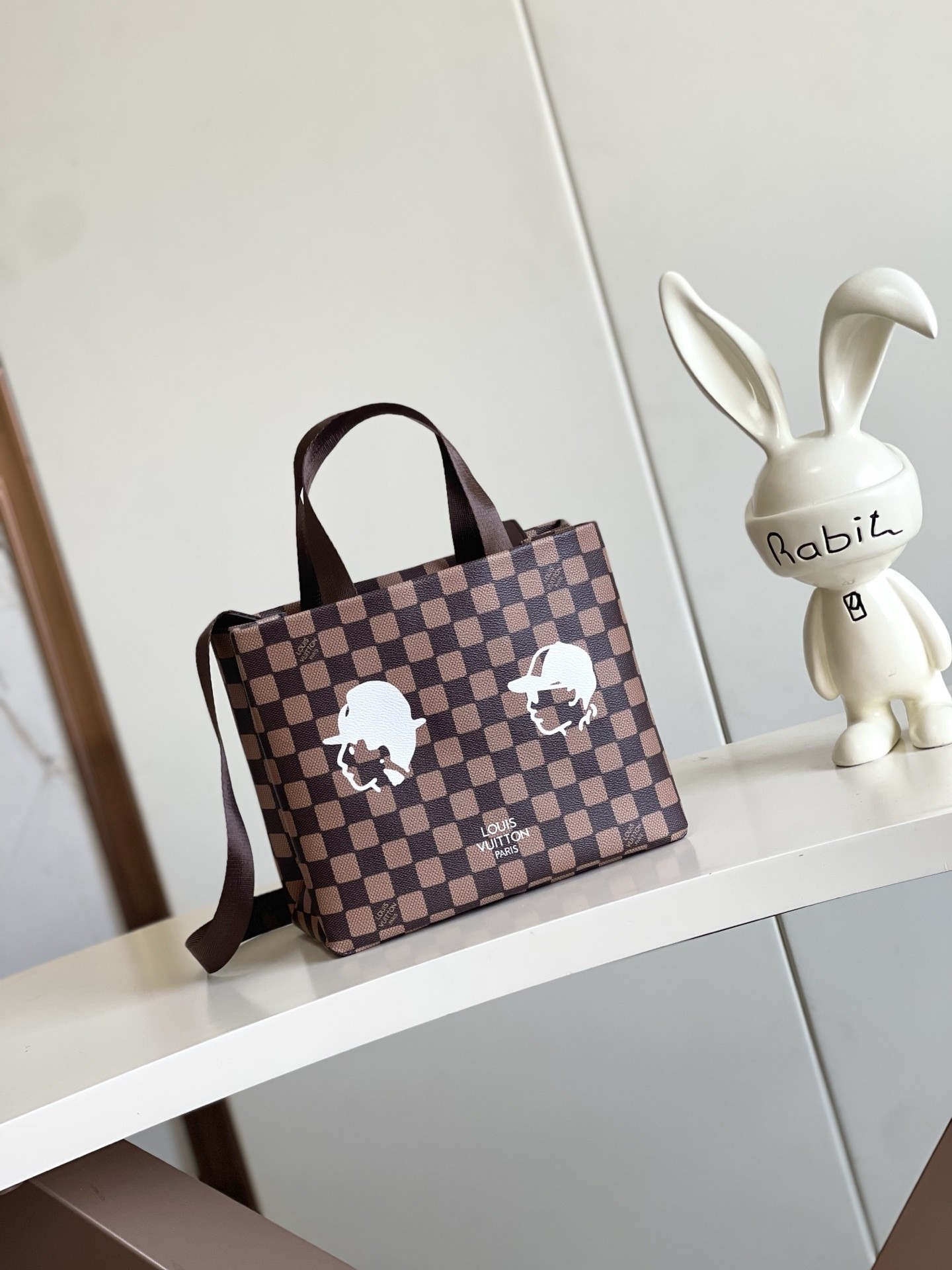L X V Shoulder bag 25x19x11cm