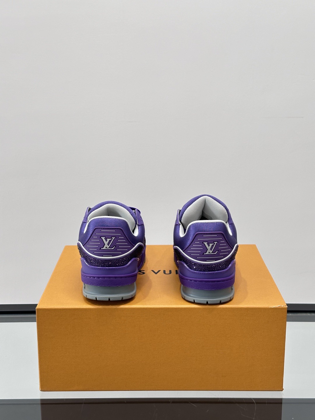 L X V Trainers Sneakers detail 8