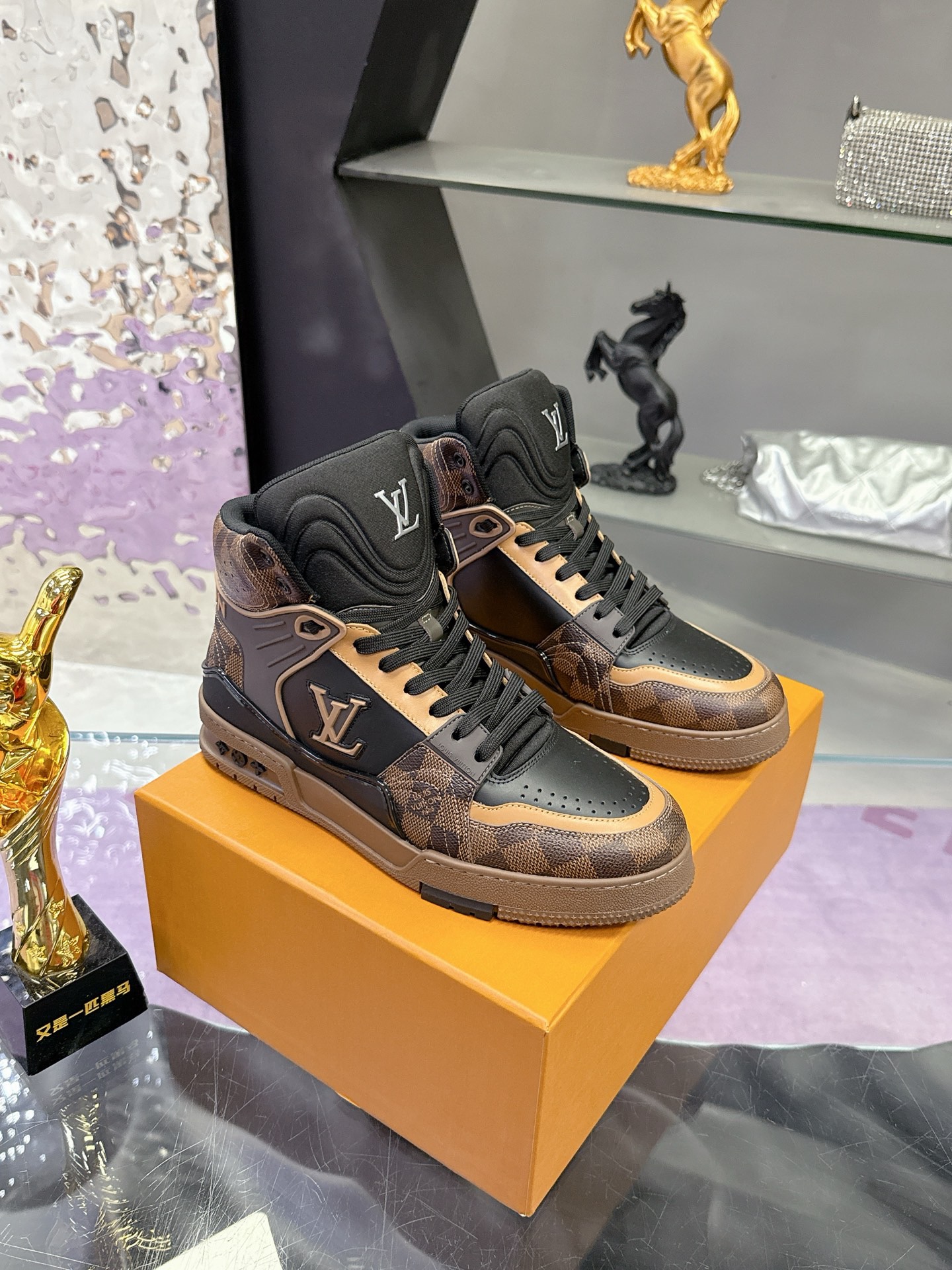 L X V TRAINER SNEAKERS