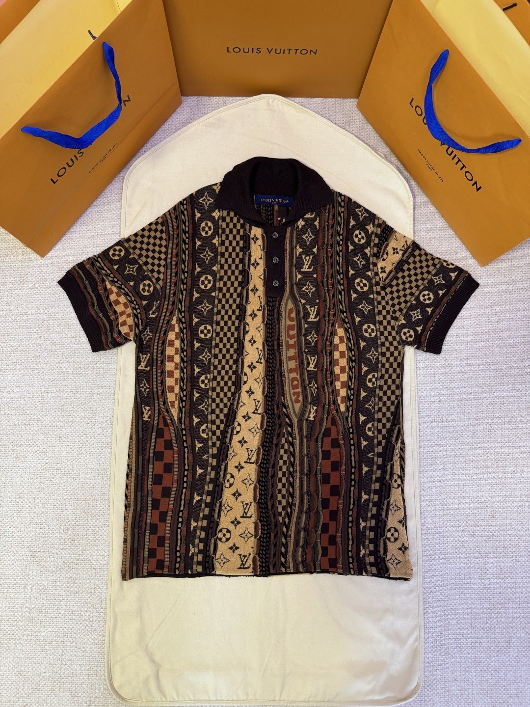 L X V Knitted short sleeve