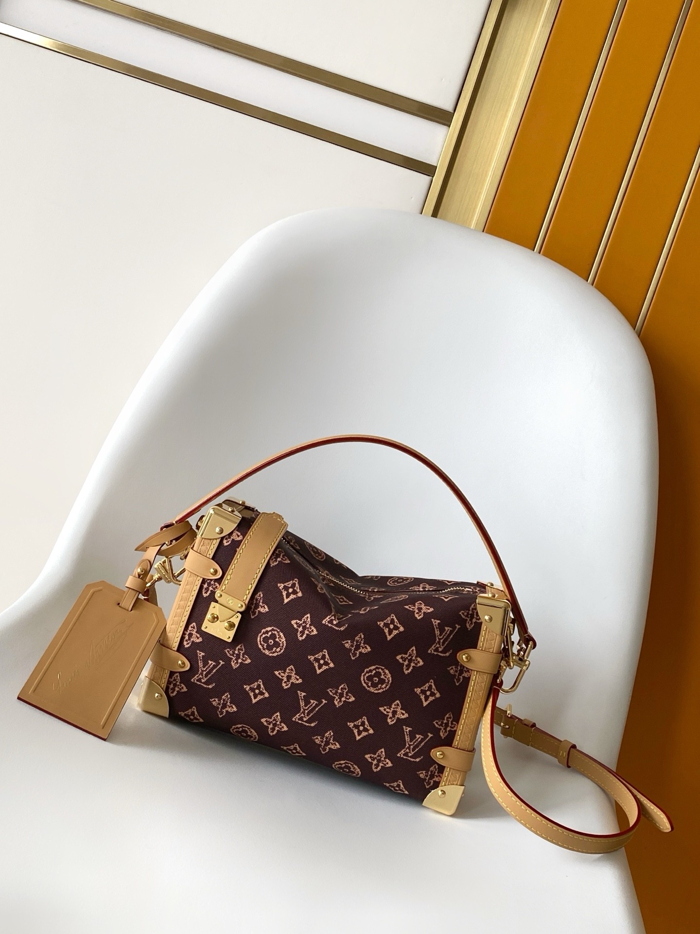 L X V SIDE TRUNK M27891/M27516 23.5x16x8.5cm（Multiple colors）
