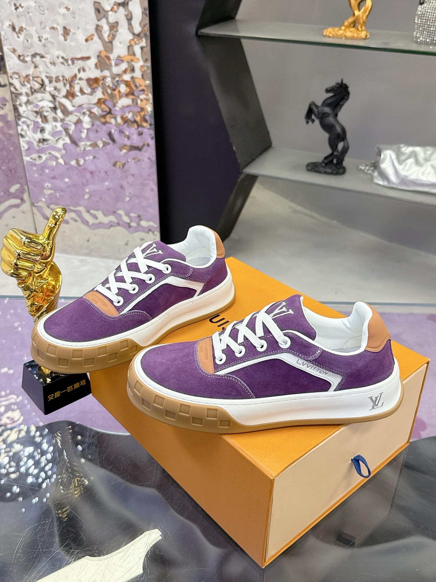 L X V Casual shoes
