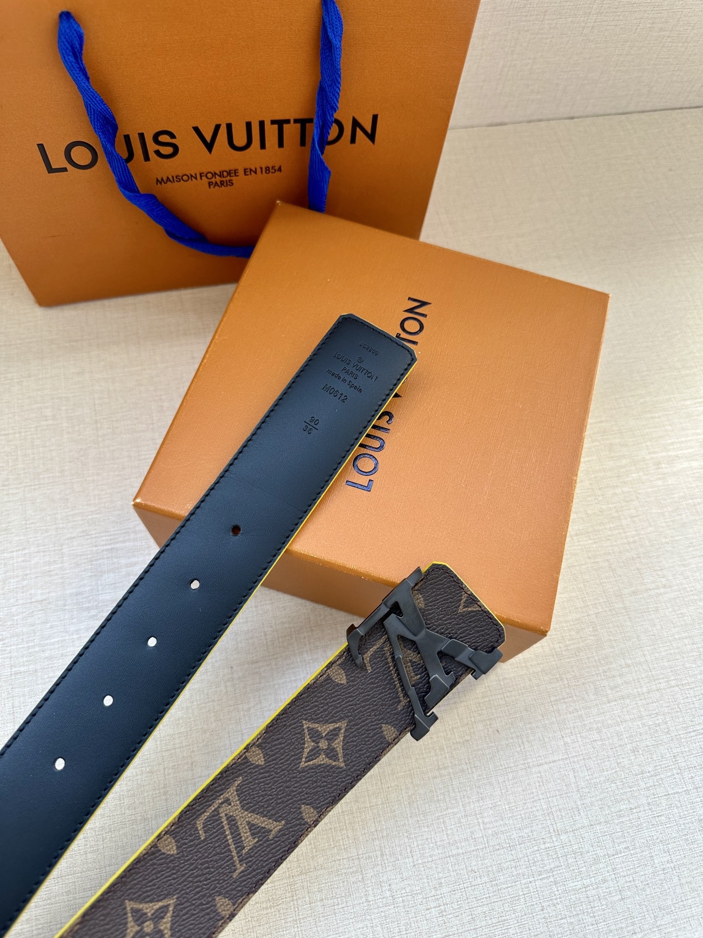 L X V 40mm Belt detail 4