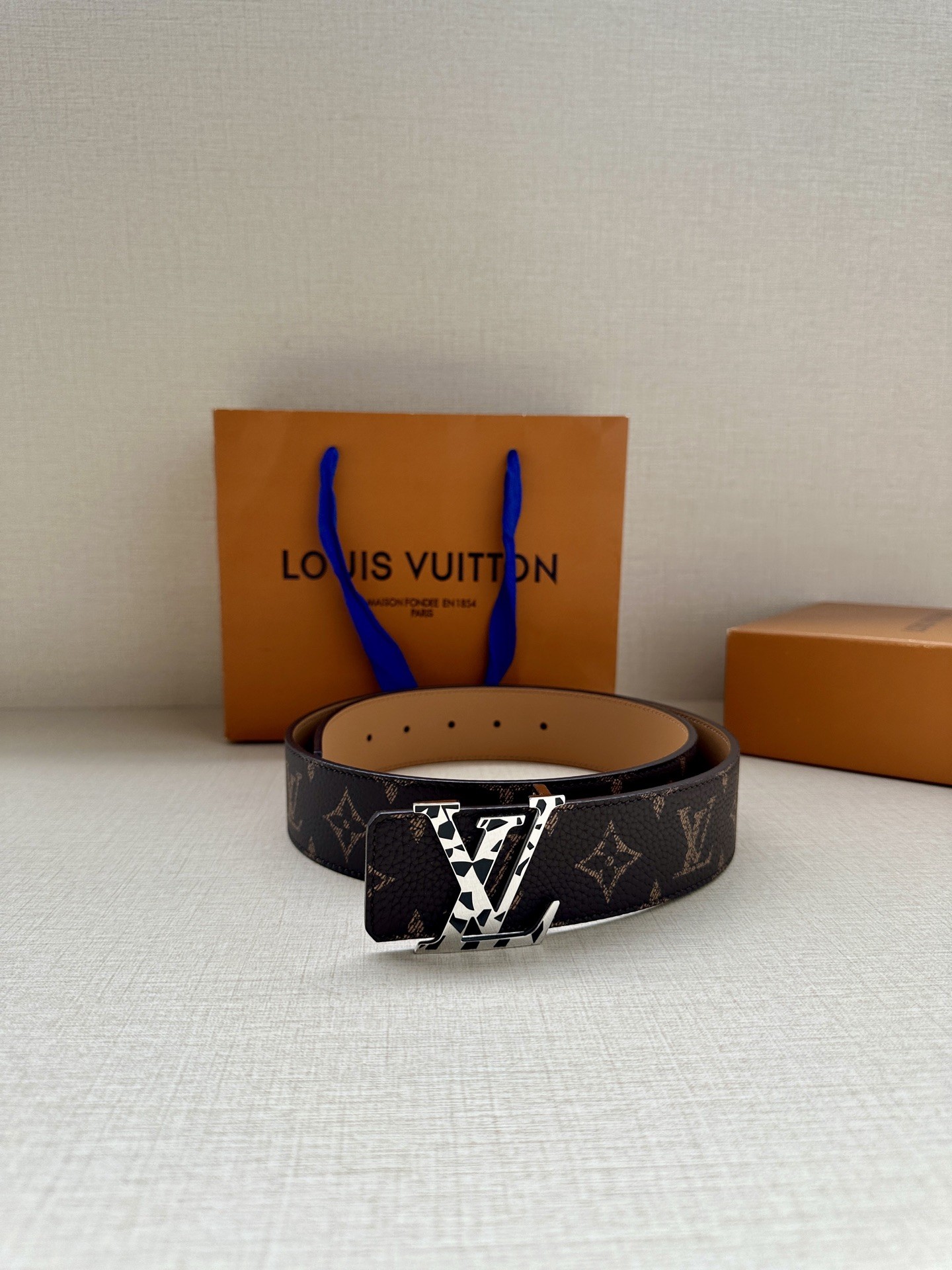L X V 40mm Belt(Multiple colors) detail 2