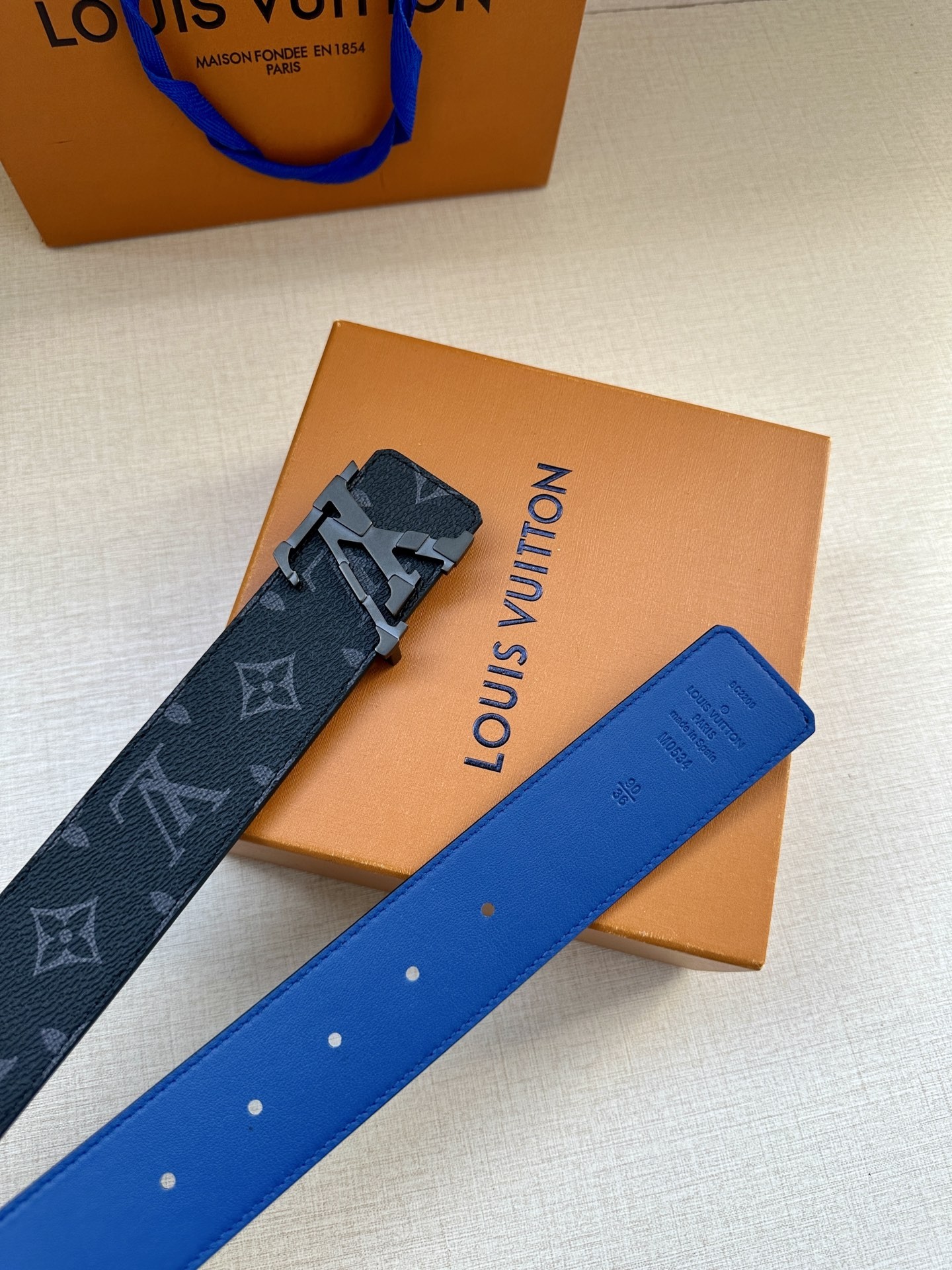 L X V 40mm Belt detail 5