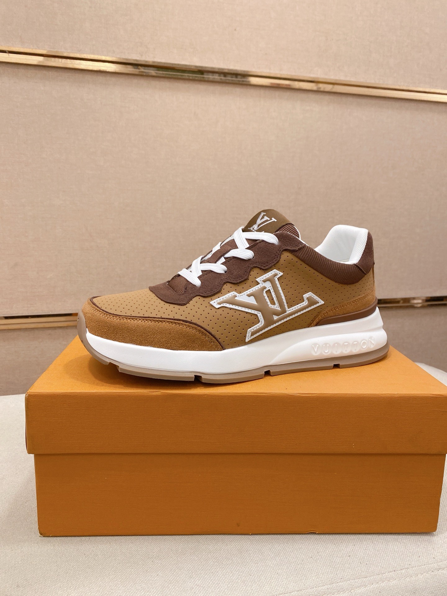 L X V Sneakers