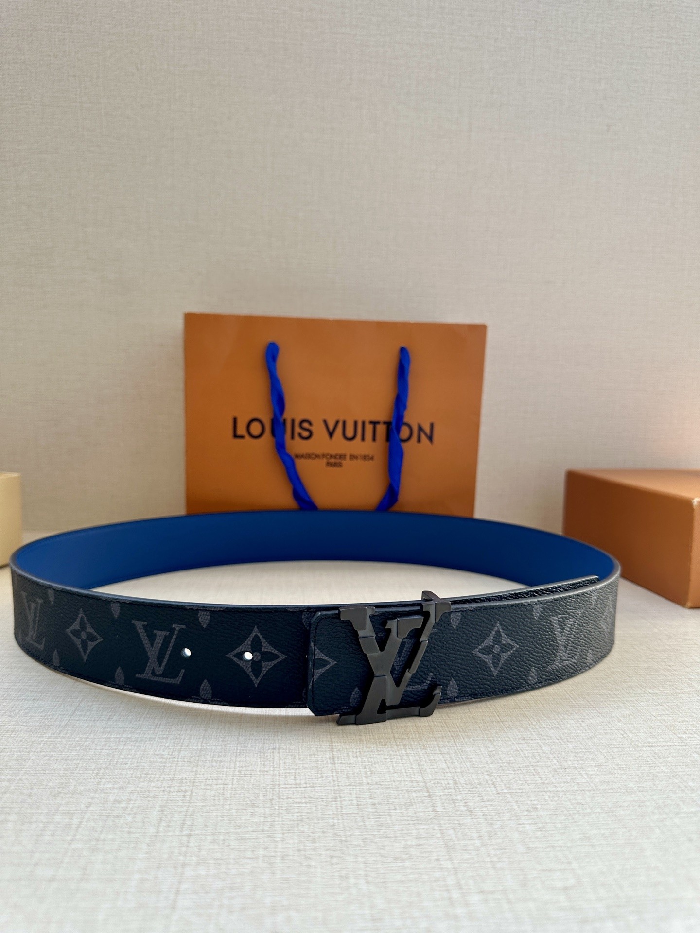 L X V 40mm Belt detail 2
