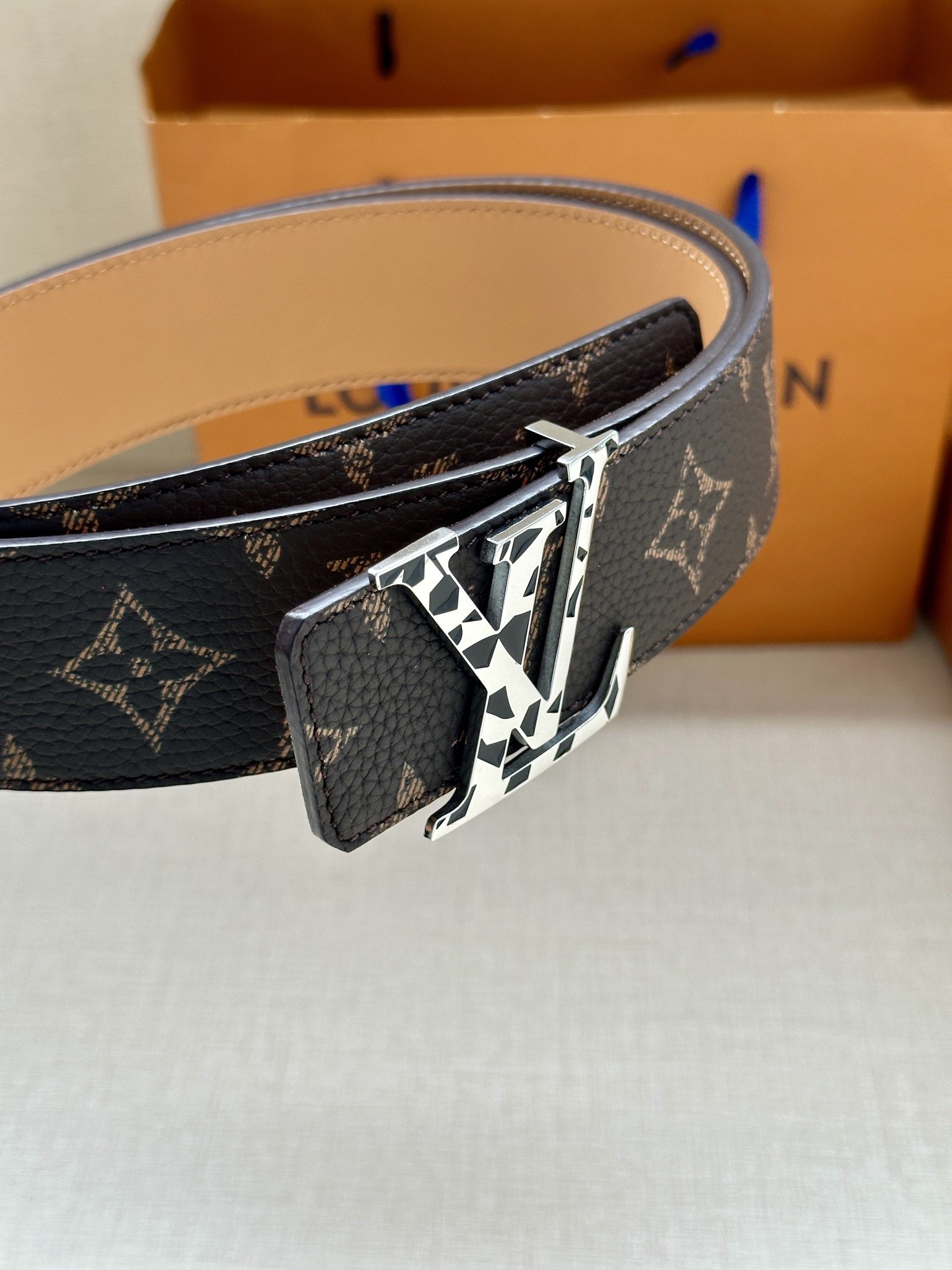 L X V 40mm Belt(Multiple colors) detail 8