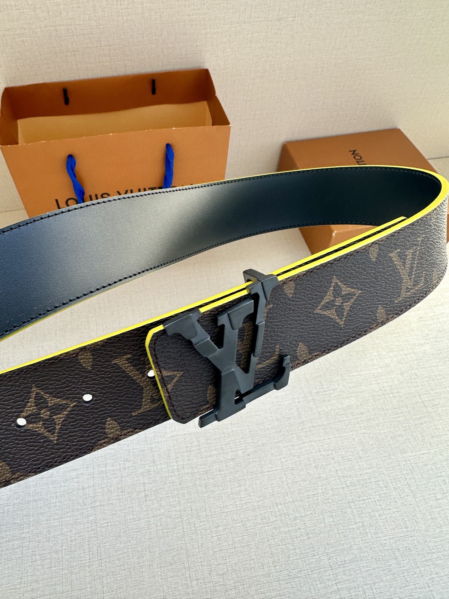 L X V 40mm Belt detail 3