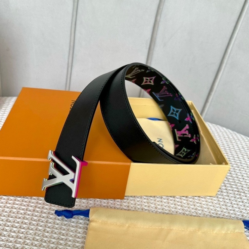 L X V Belt detail 4