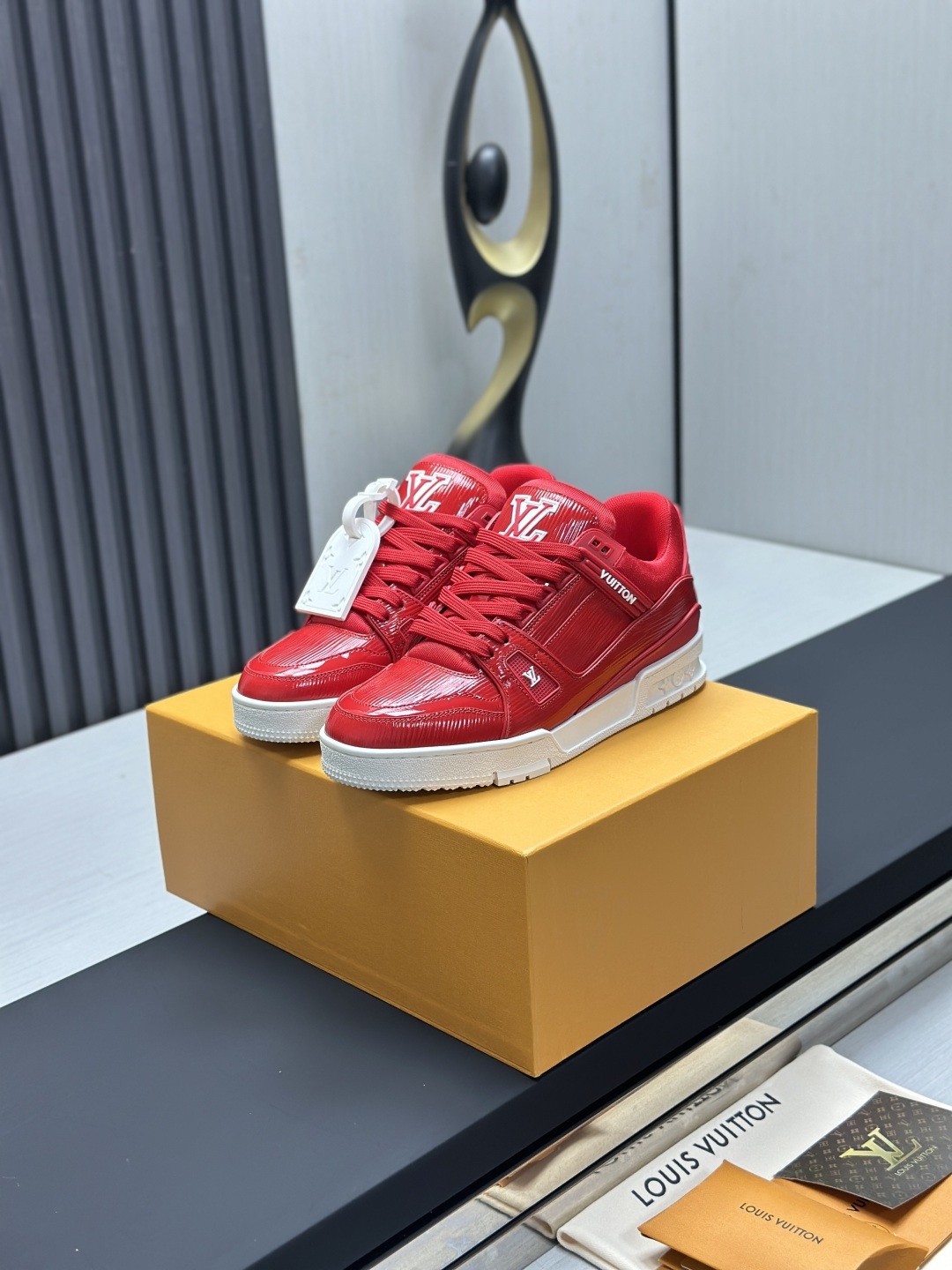 L X V TRAINER Sneakers