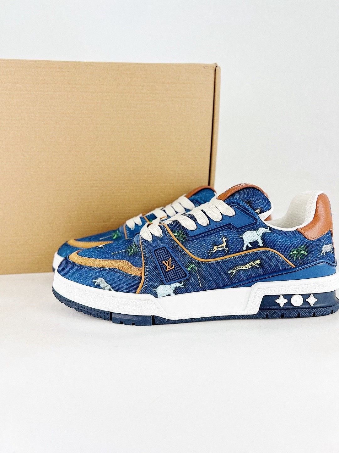 L X V TRAINER SNEAKERS