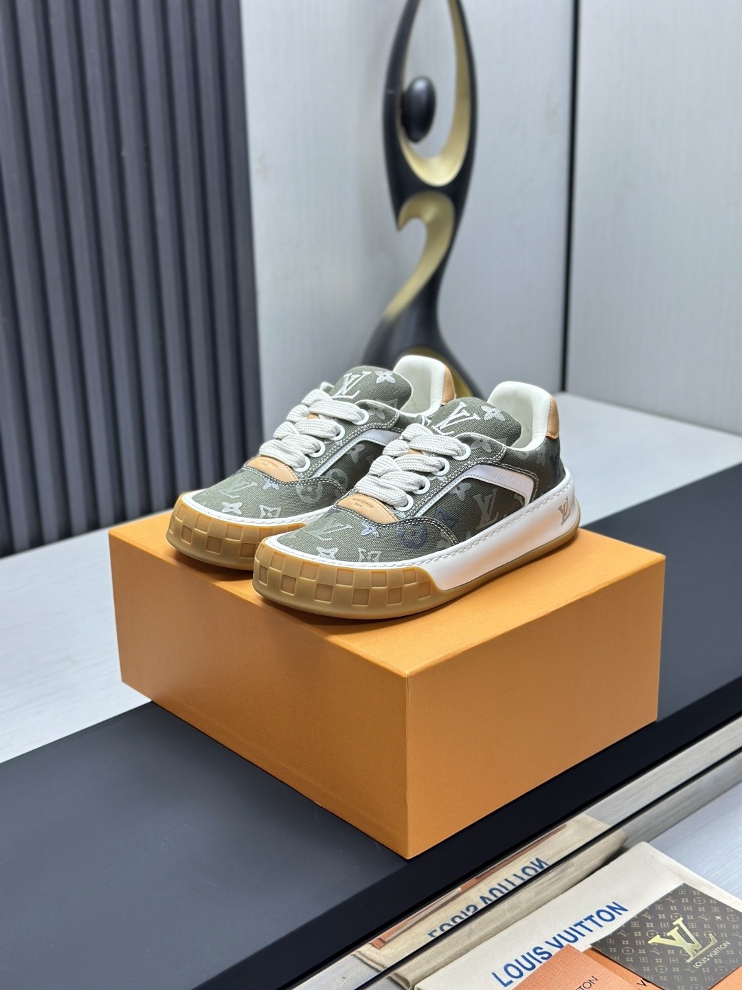 L X V Casual shoes