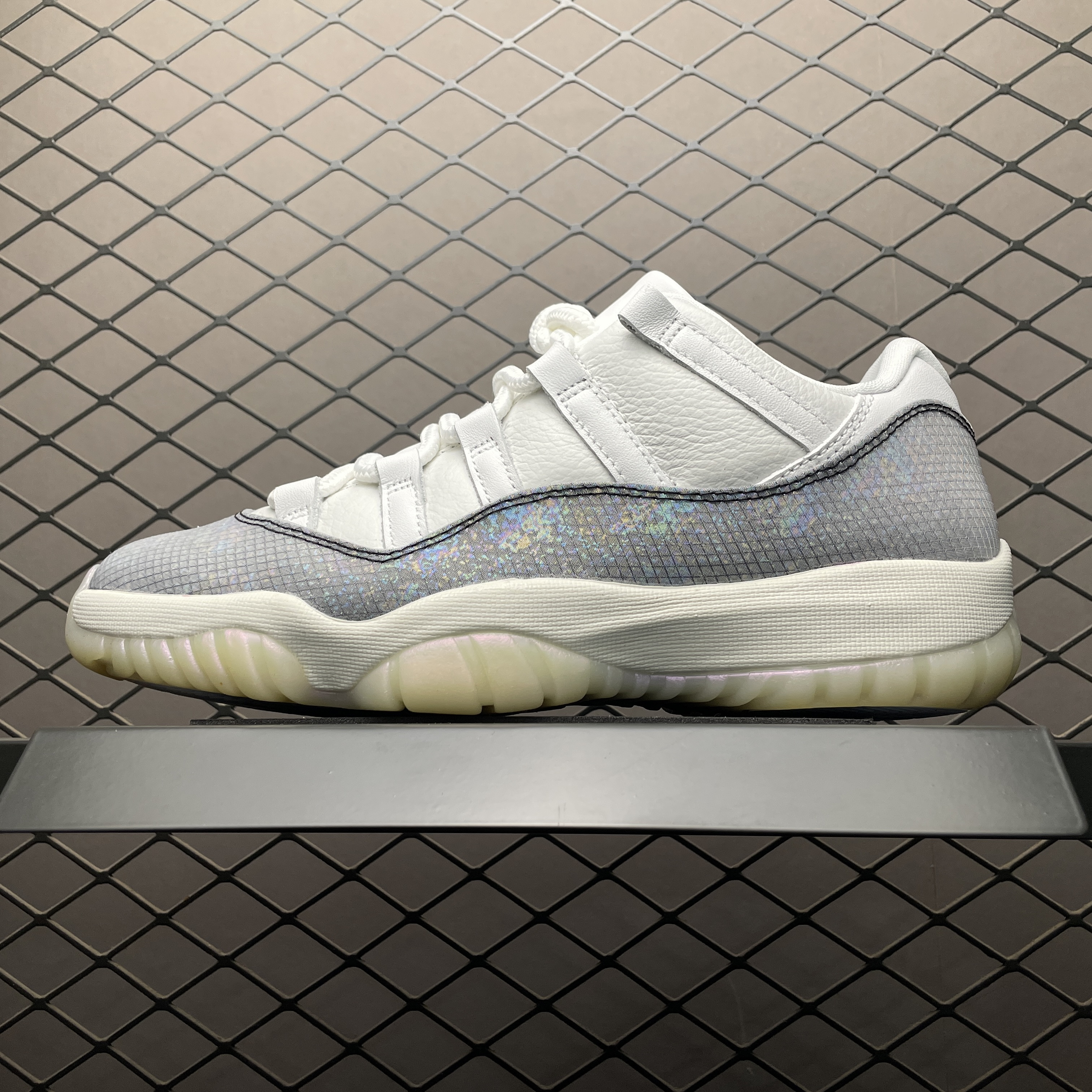 RD 11 Retro HQ7000-001