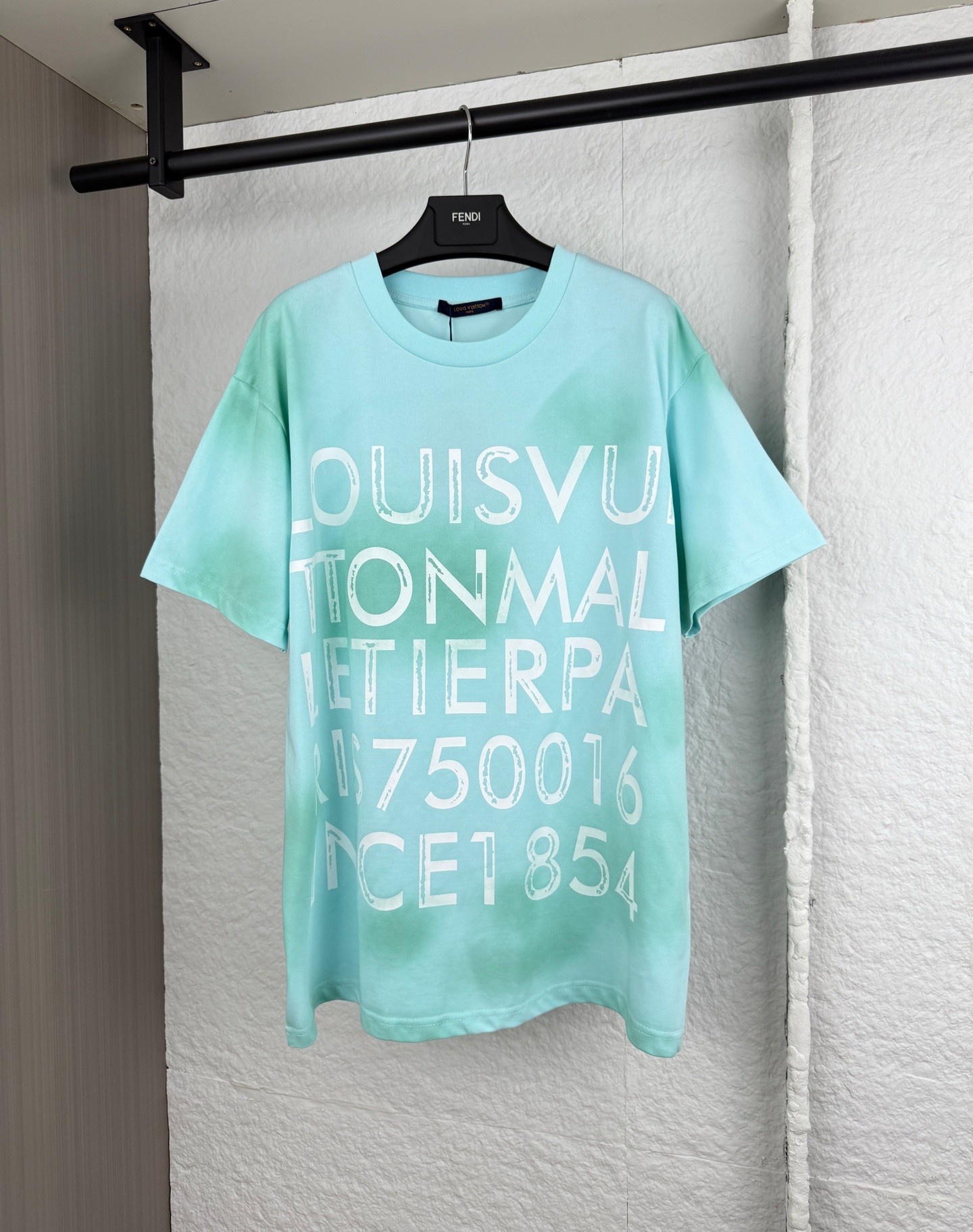 L X V T-shirt