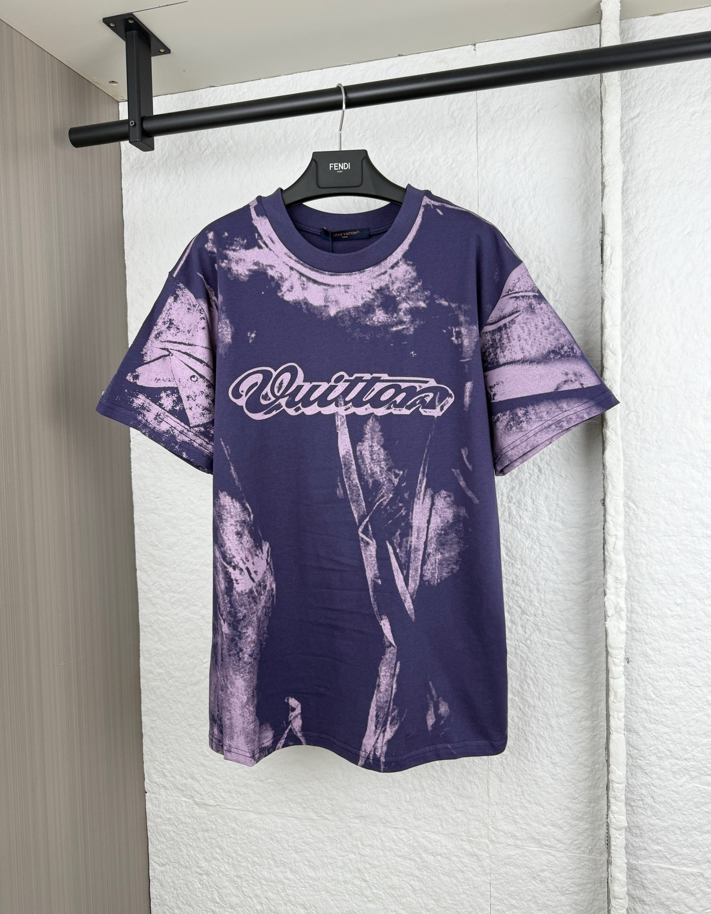 L X V T-shirt