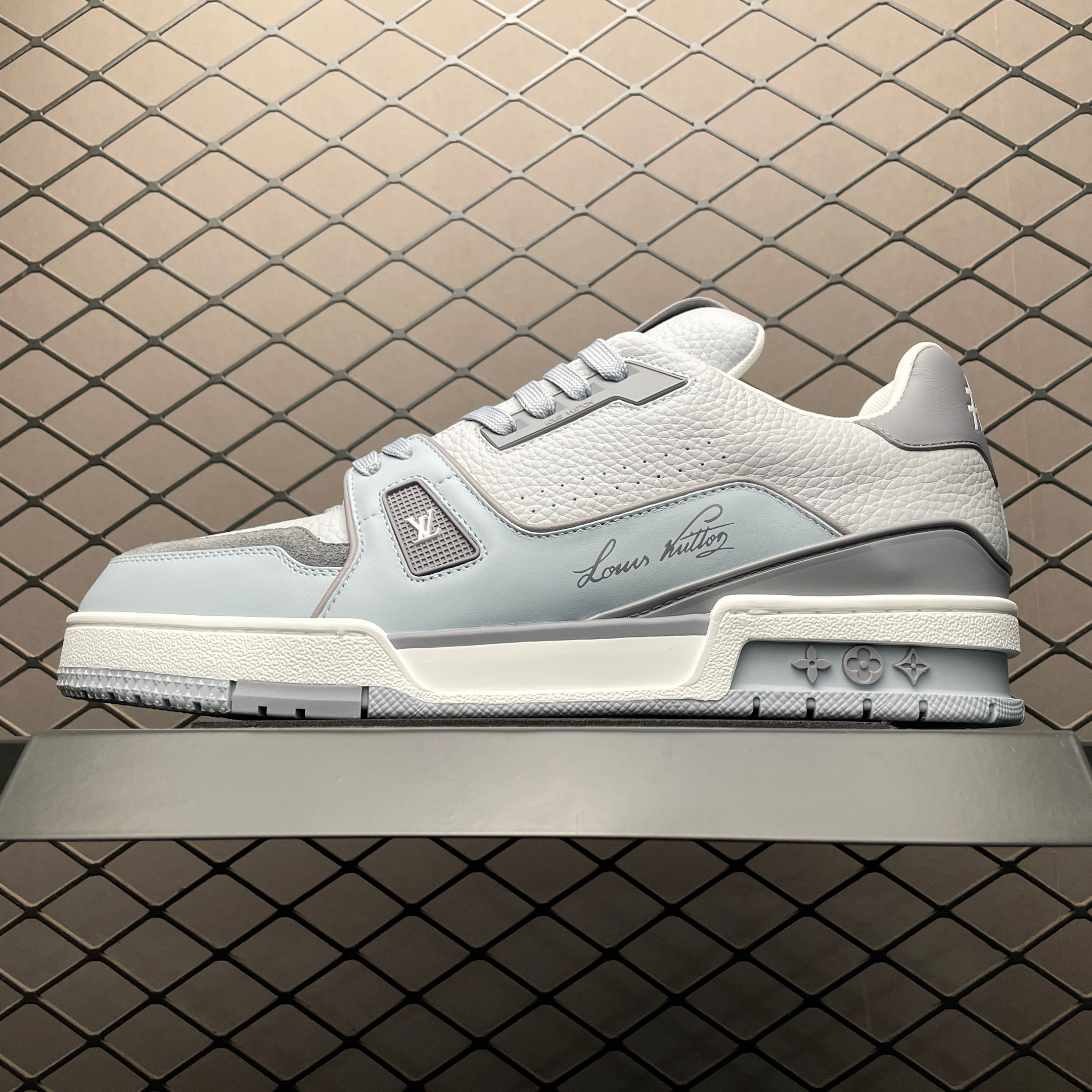 L X V TRAINER SNEAKERS 26ss