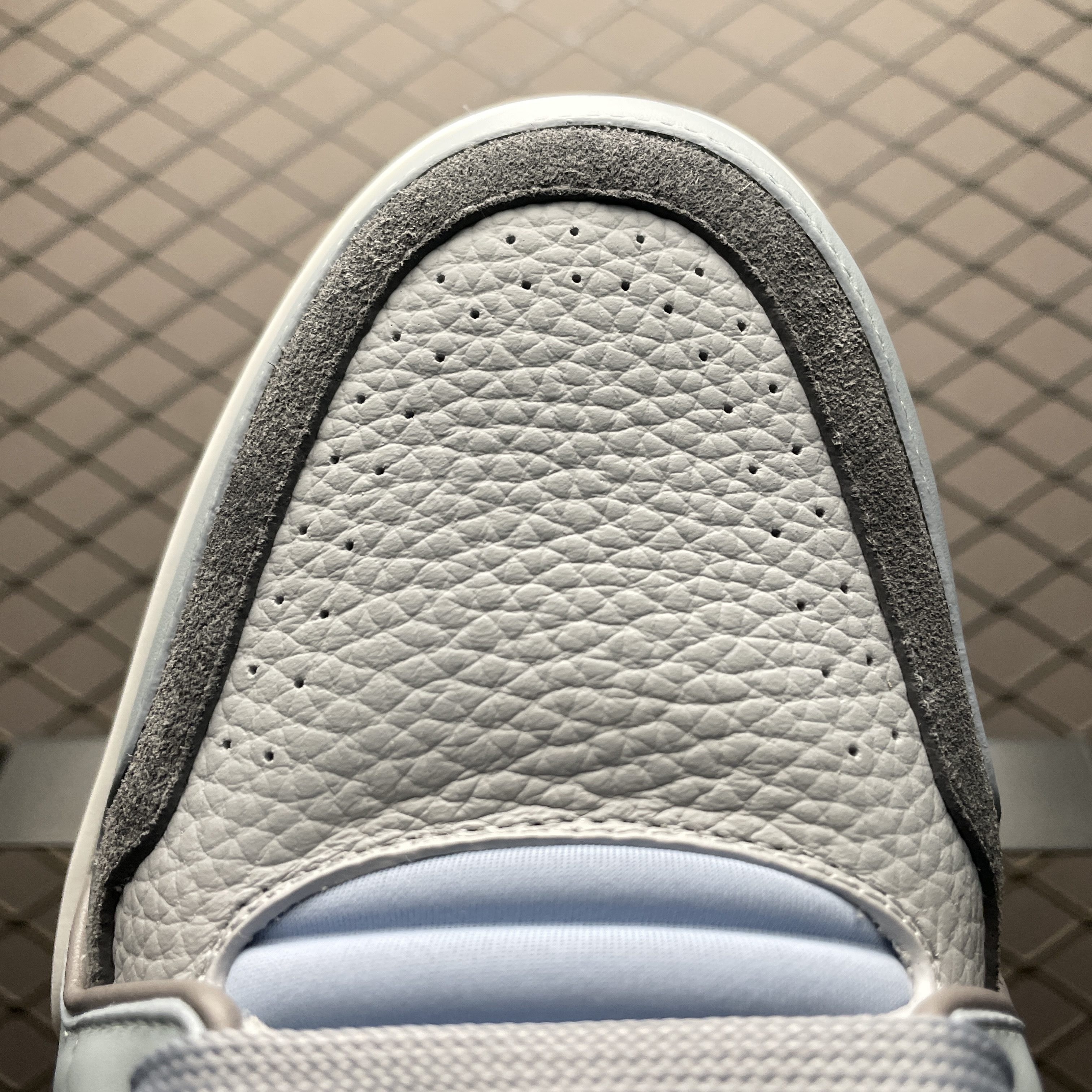 L X V TRAINER SNEAKERS 26ss detail 7