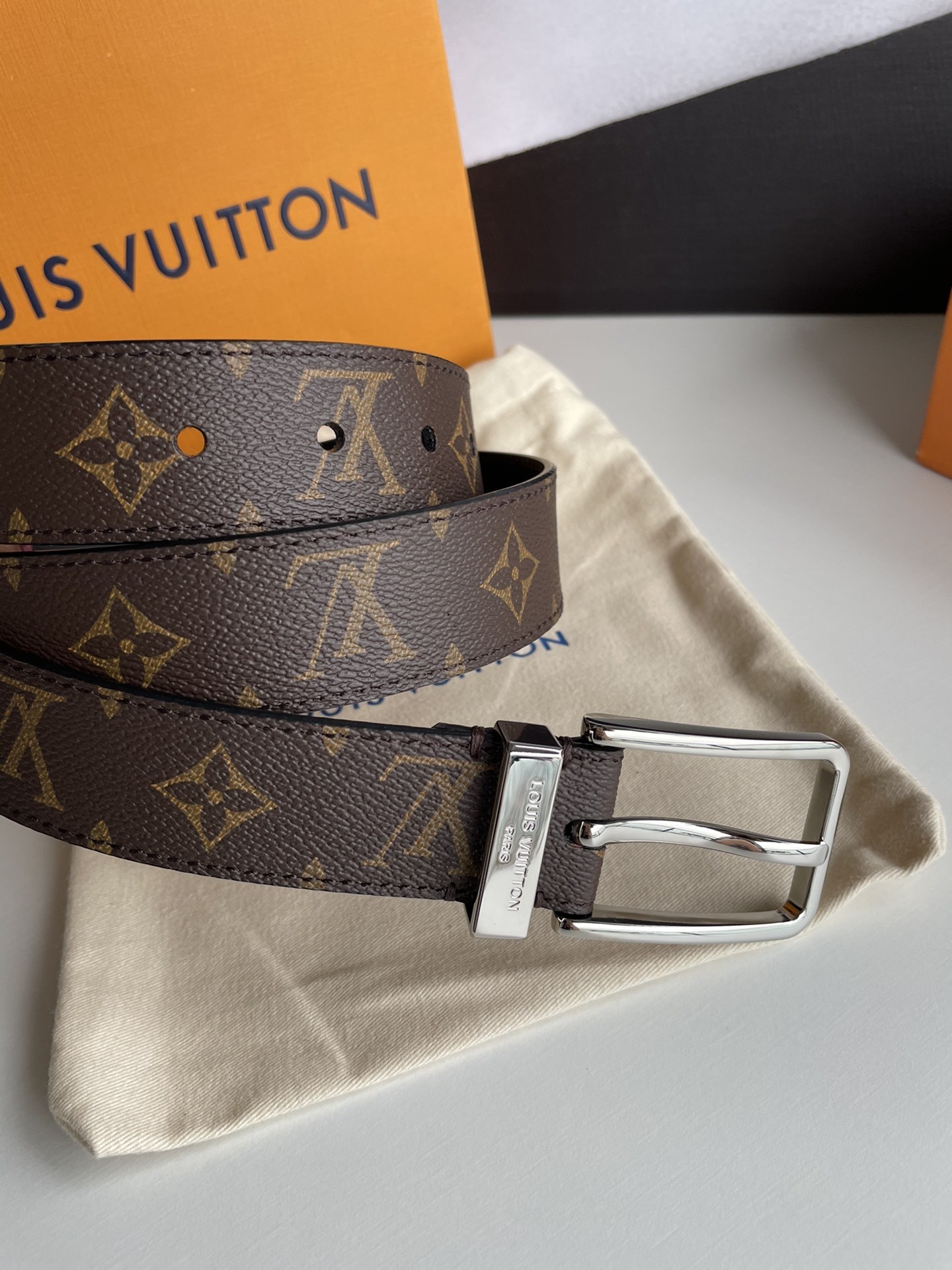 L X V 35mm Belt detail 4