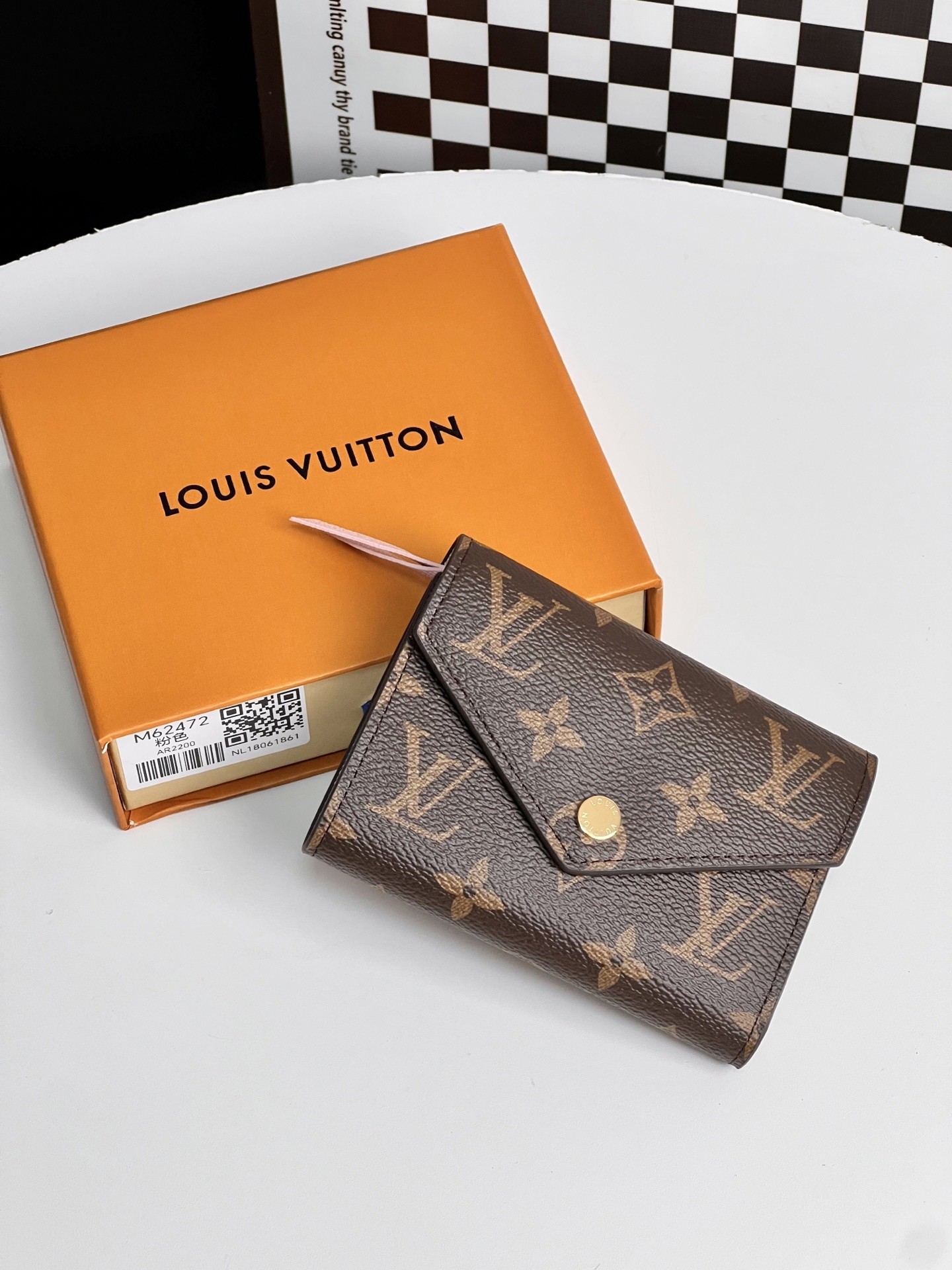 L X V Wallets Size：12x9.5x2.5cm