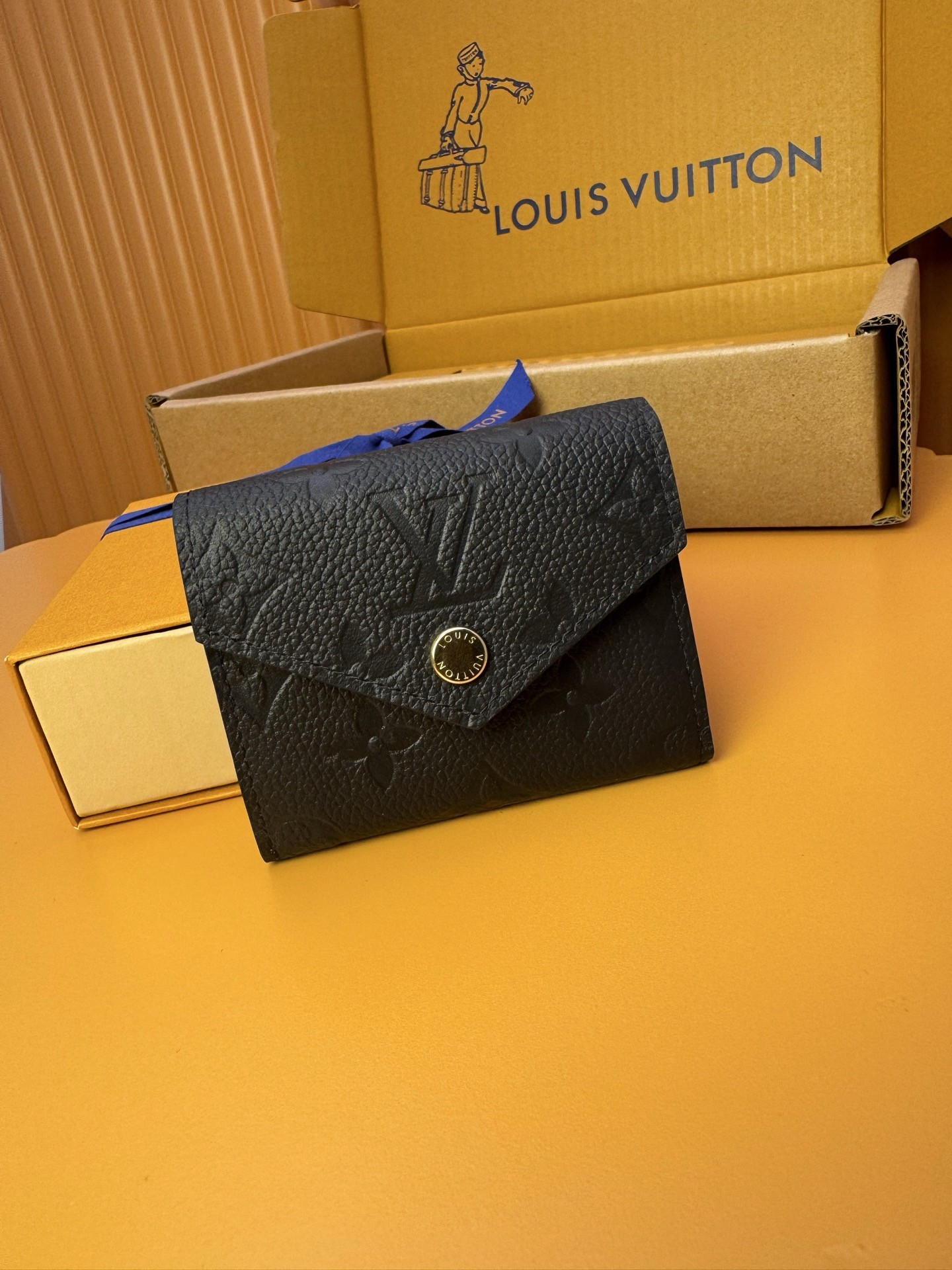 L X V Wallets（Multiple sizes）