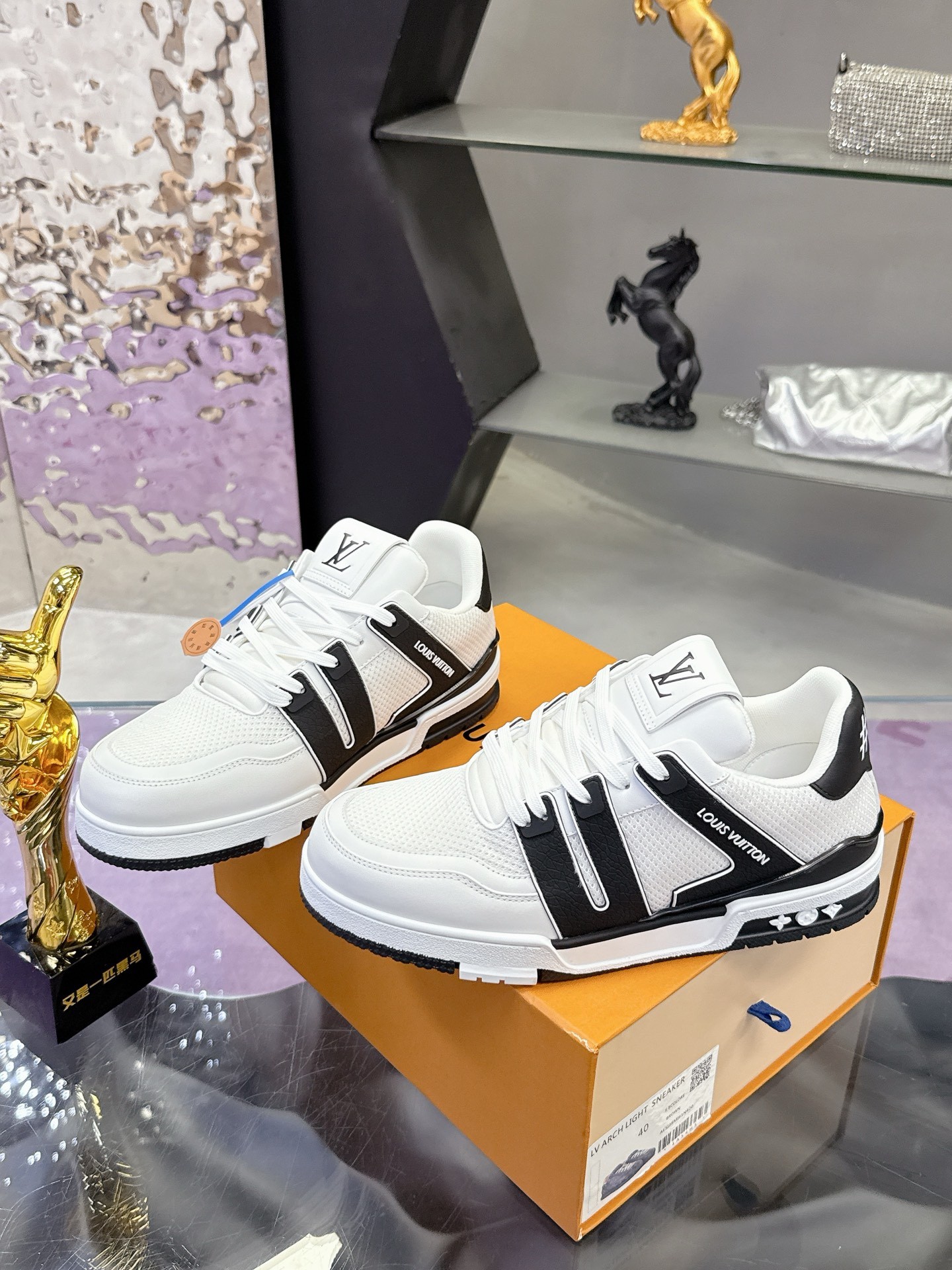 L X V Sneakers