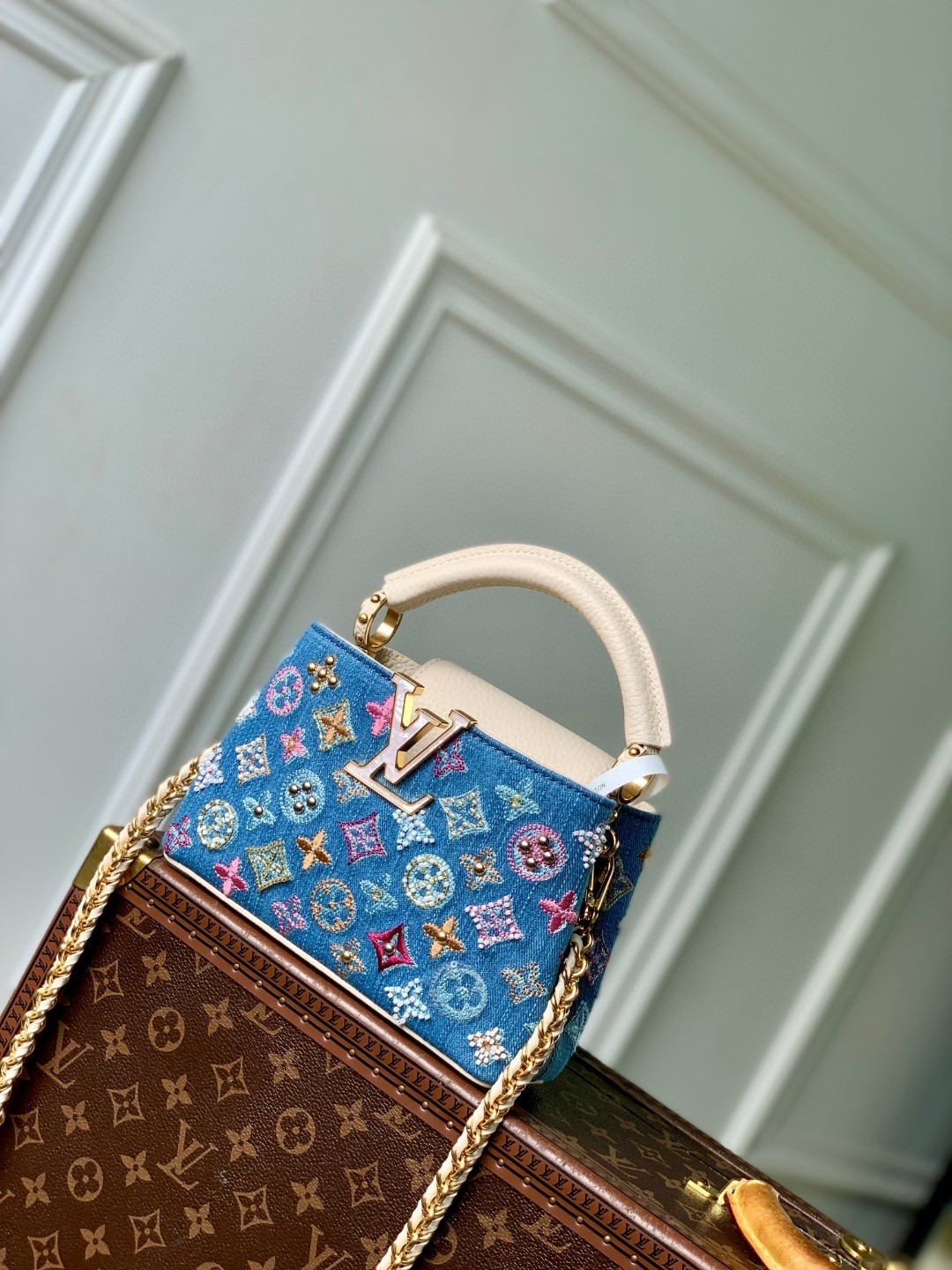 L X V Capucines M12947 Size：21x13.6x8cm