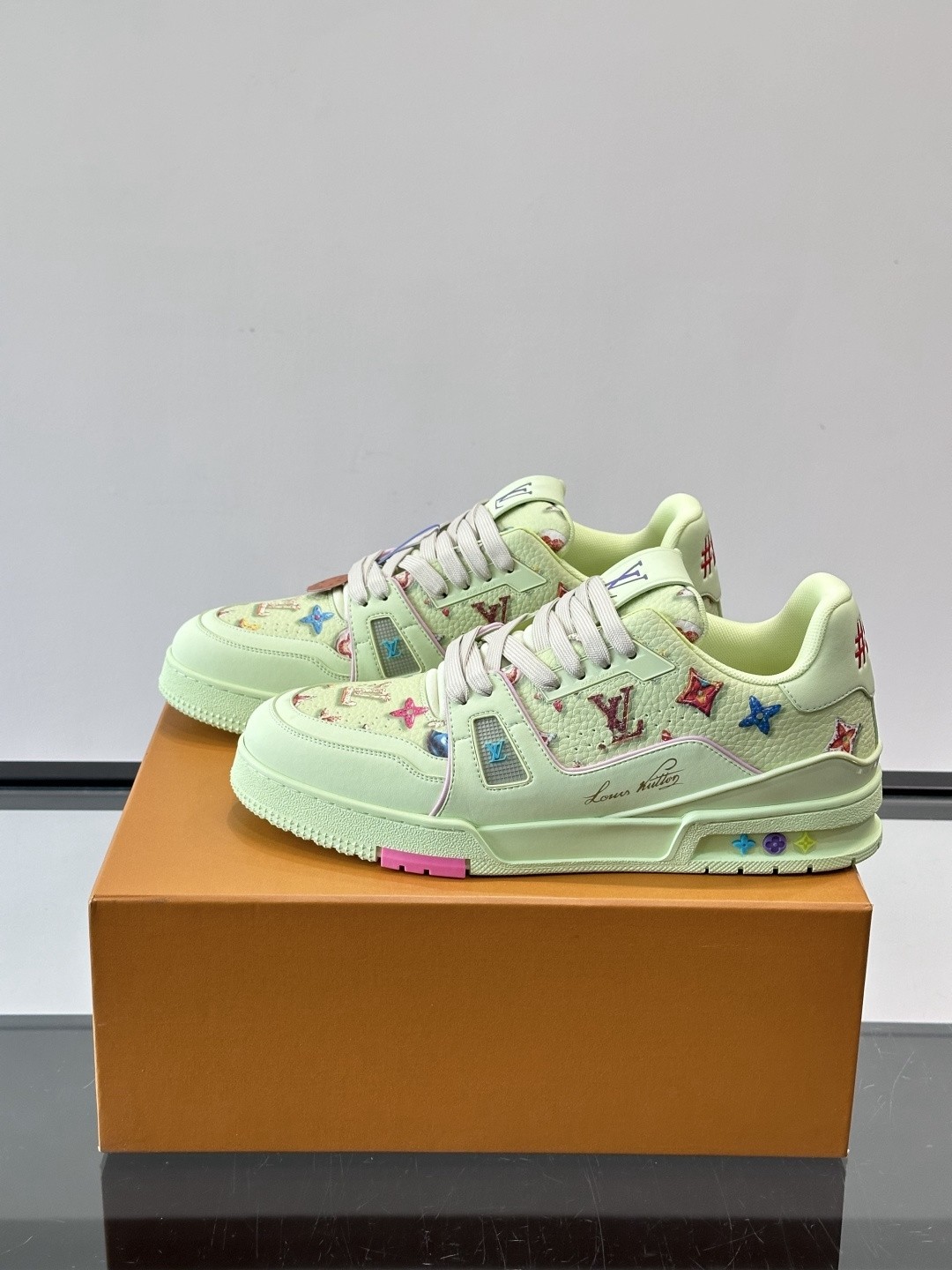 L X V TRAINER Sneakers