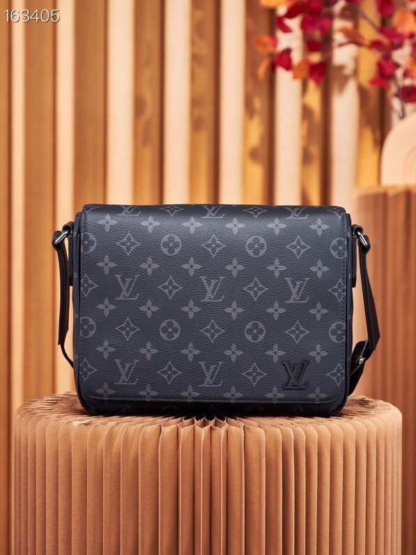 L X V District M46255 Size：26x20x7cm