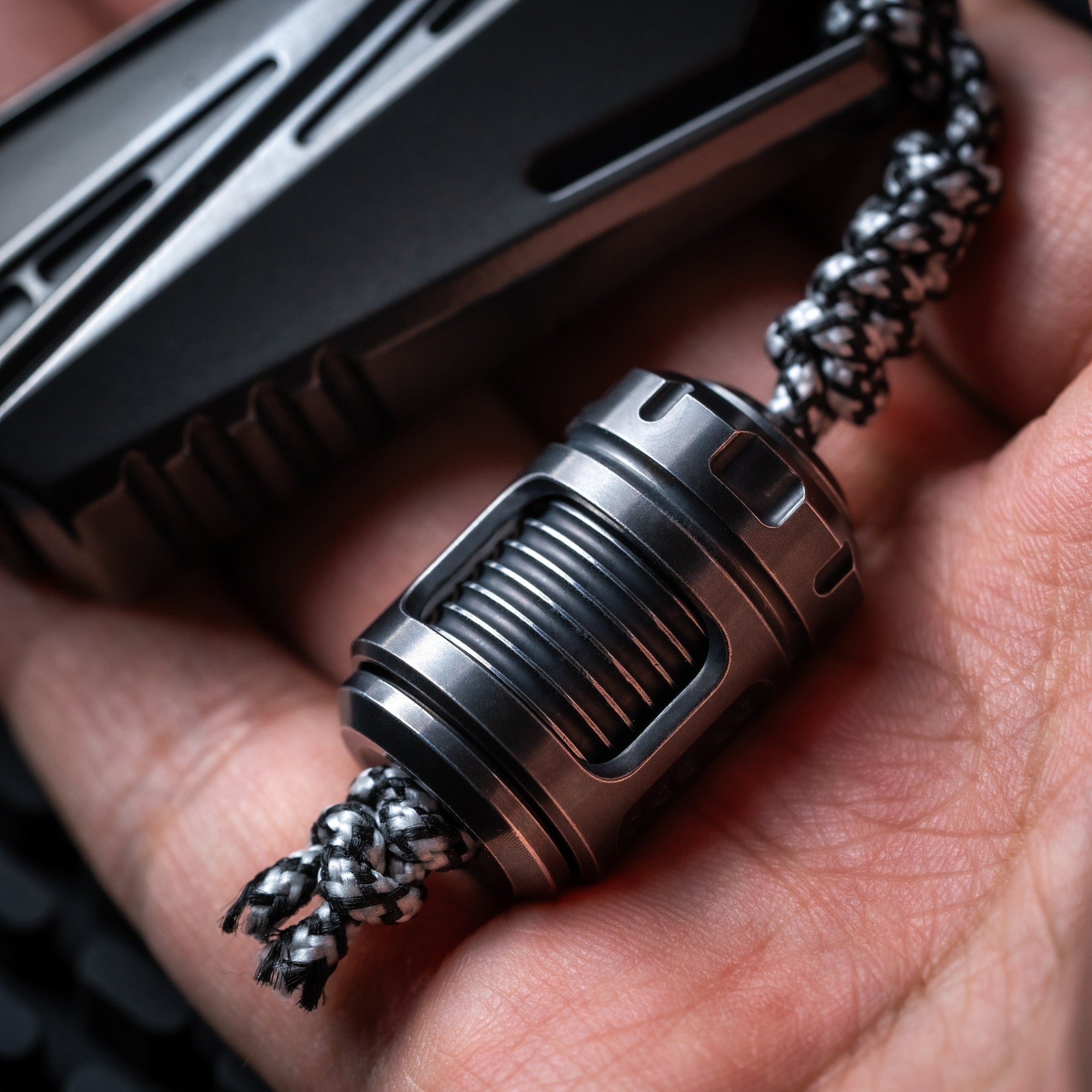 01EDC Time Capsule Knife Bead Fidget Spinner Metal EDC Decompression Toy