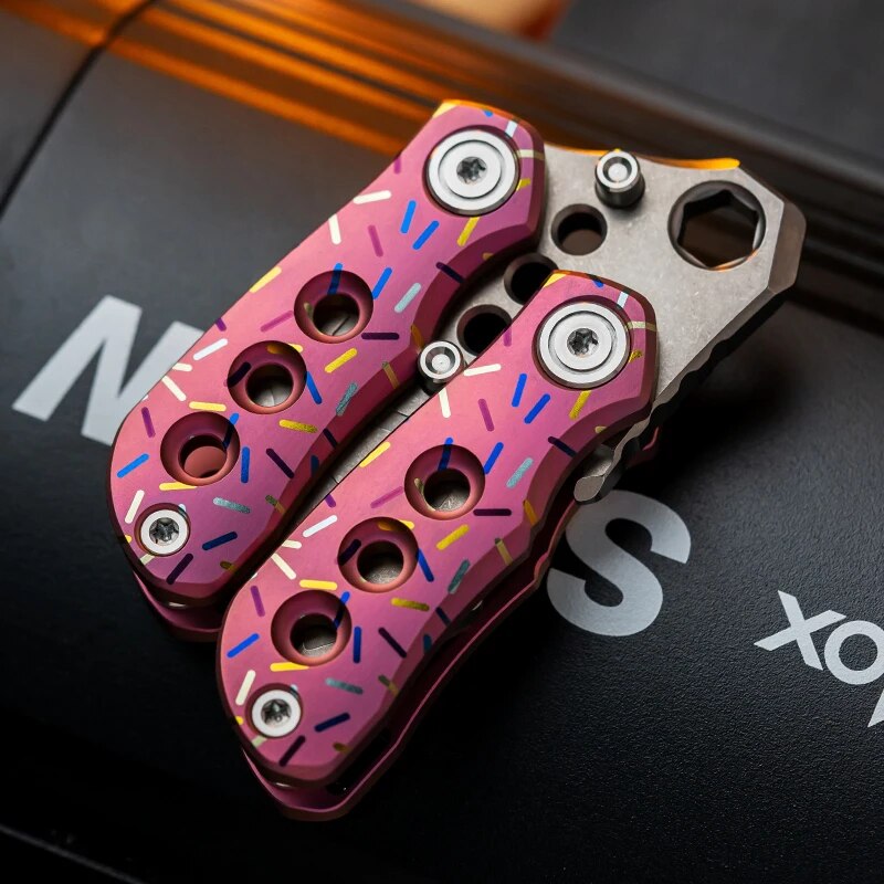 WANWU EDC Vblood Mini Small Dump Outdoor Bottle Opener Crowbar Practice Blade Toys