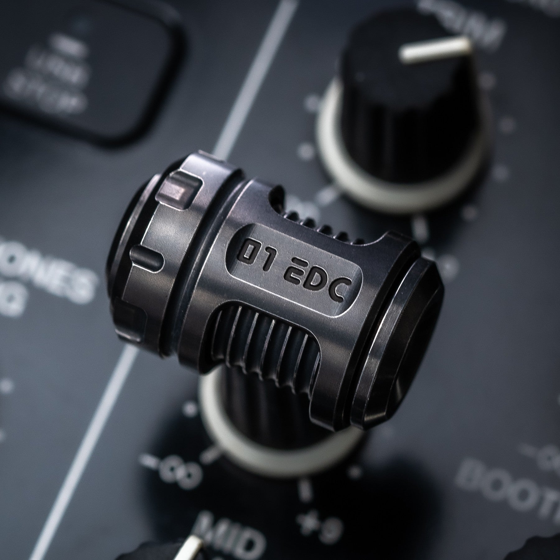 01EDC Time Capsule Knife Bead Fidget Spinner Metal EDC Decompression Toy