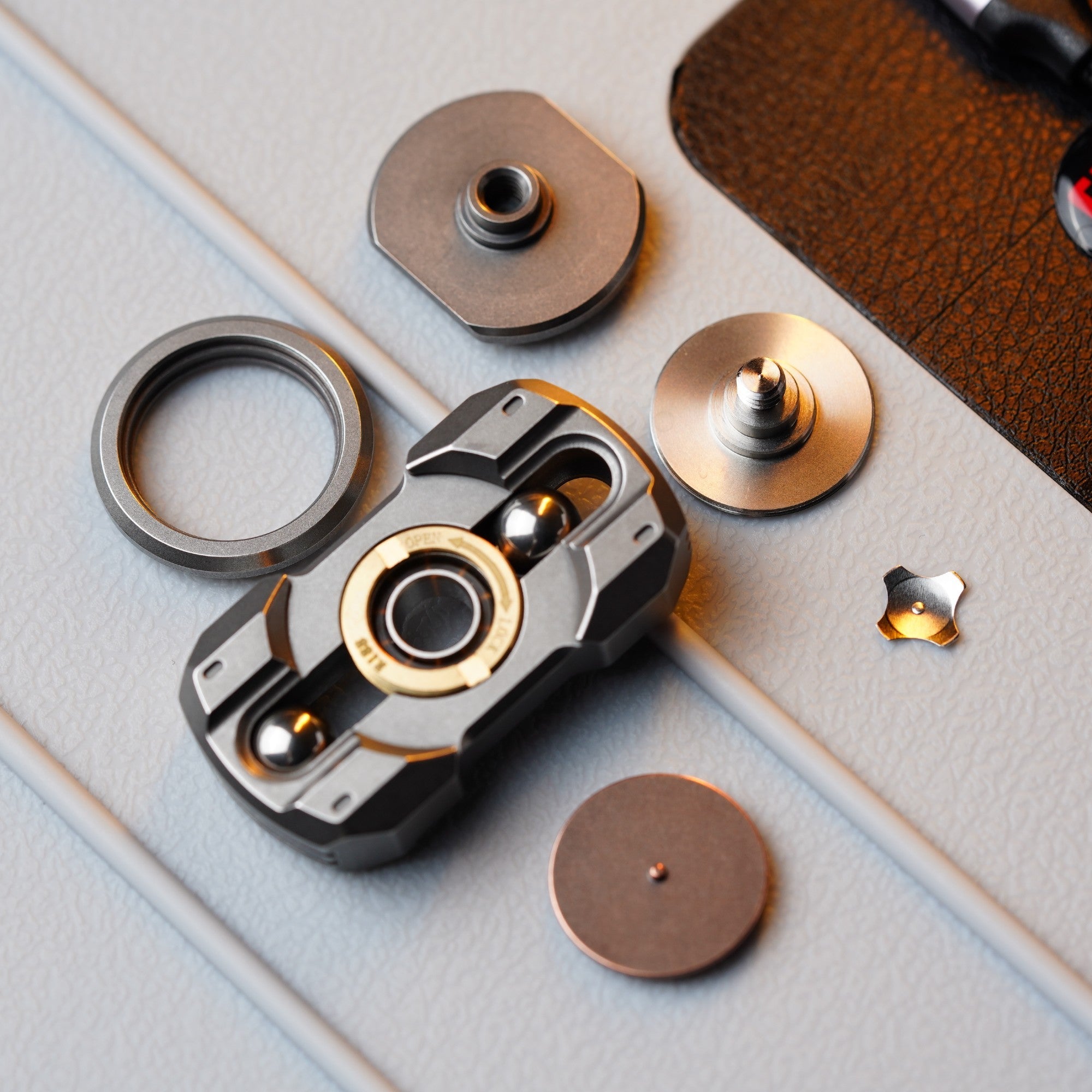 WANWU EDC Mini Robot Fidget Spinner