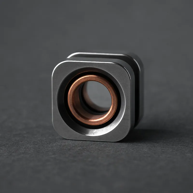 Lautie EDC“Wormhole” Pendant