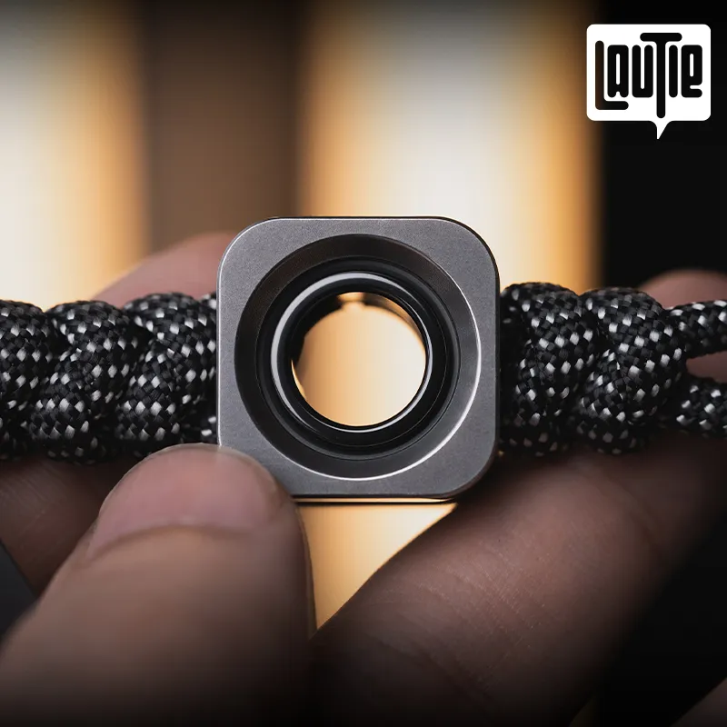 Lautie EDC“Wormhole” Pendant