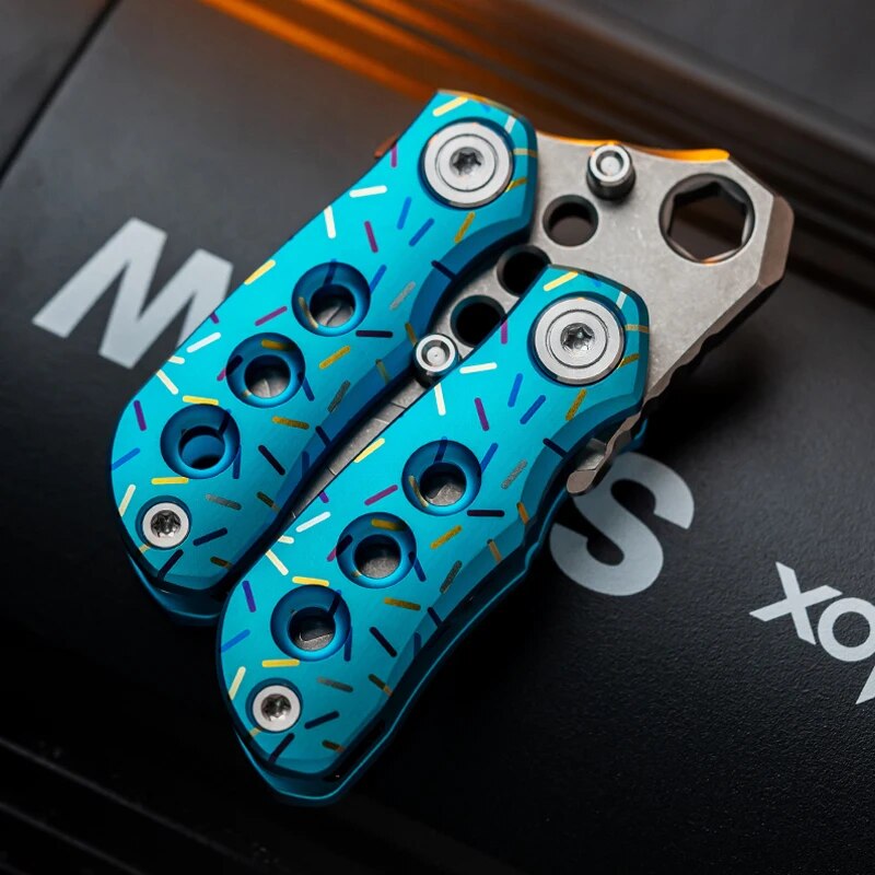 WANWU EDC Vblood Mini Small Dump Outdoor Bottle Opener Crowbar Practice Blade Toys