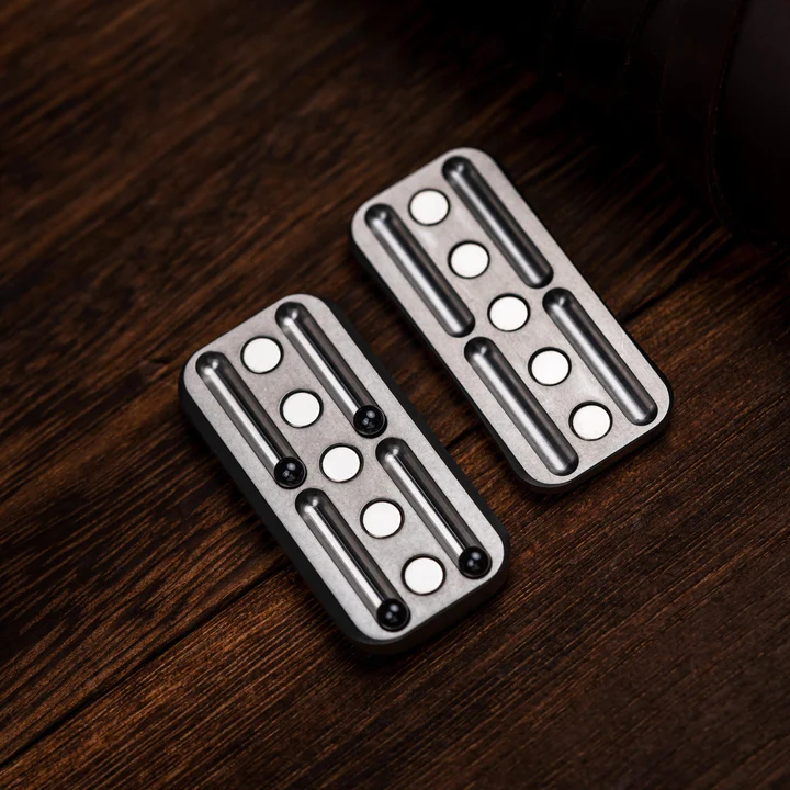 WANWU EDC Centurion Shield Fidget Slider Clicker
